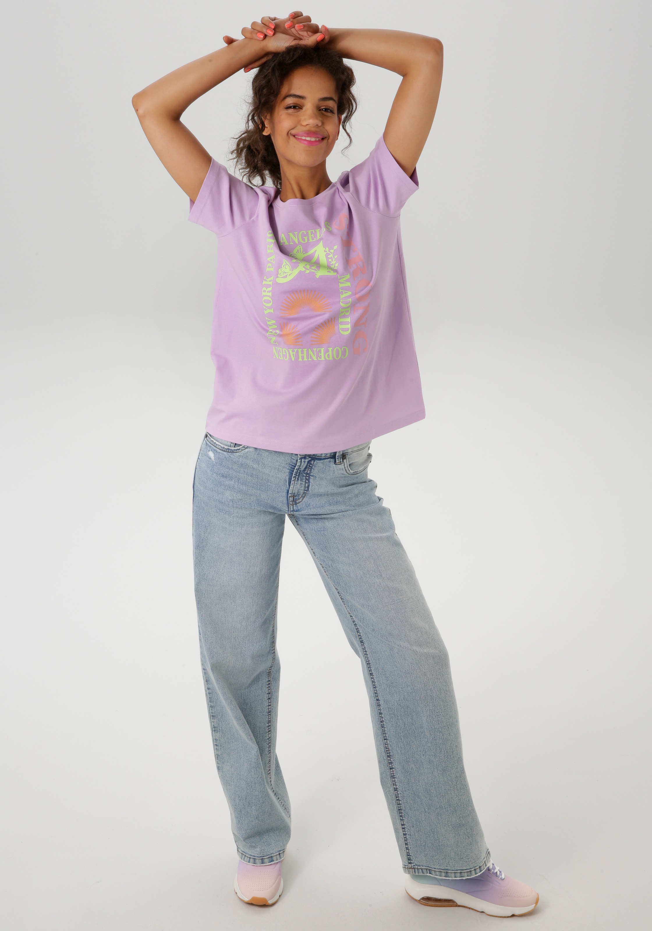 Aniston CASUAL T-Shirt, mit farbharmonischen Frontprint aus Foliendruck - NEUE KOLLEKTION