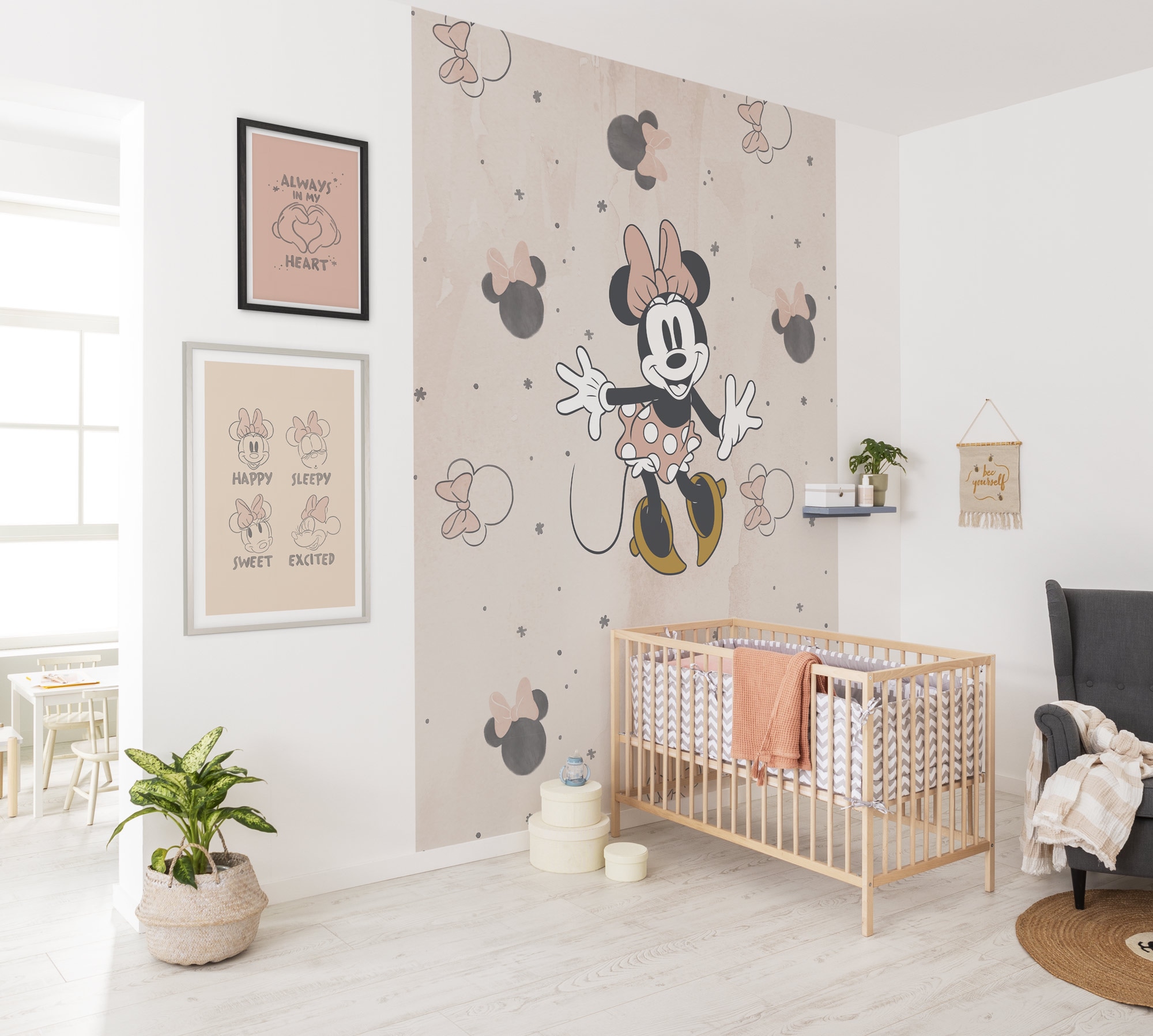 Komar Vliestapete »Digitaldruck Vlies - Minnie Party Mouse - Größe 200 x 250 cm«, bedruckt, Kinderzimmer