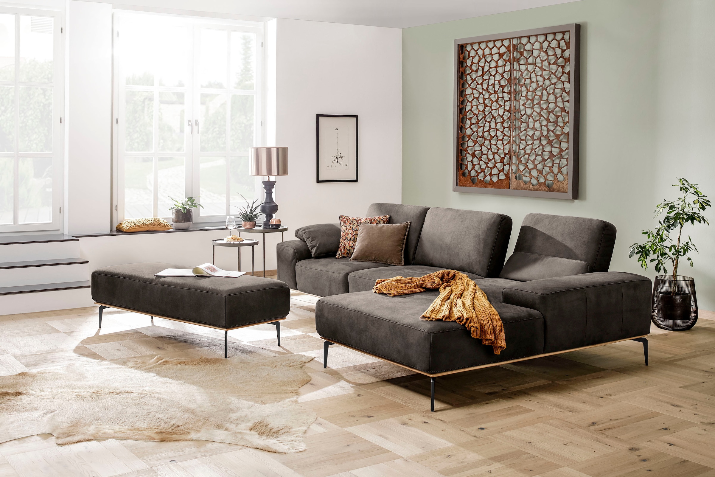 W.SCHILLIG Ecksofa »run, Designsofa mit tollem Sitzkomfort, bequem, L-Form« mit Holzsockel, Füße in Schwarz pulverbeschichtet, Breite 319 cm