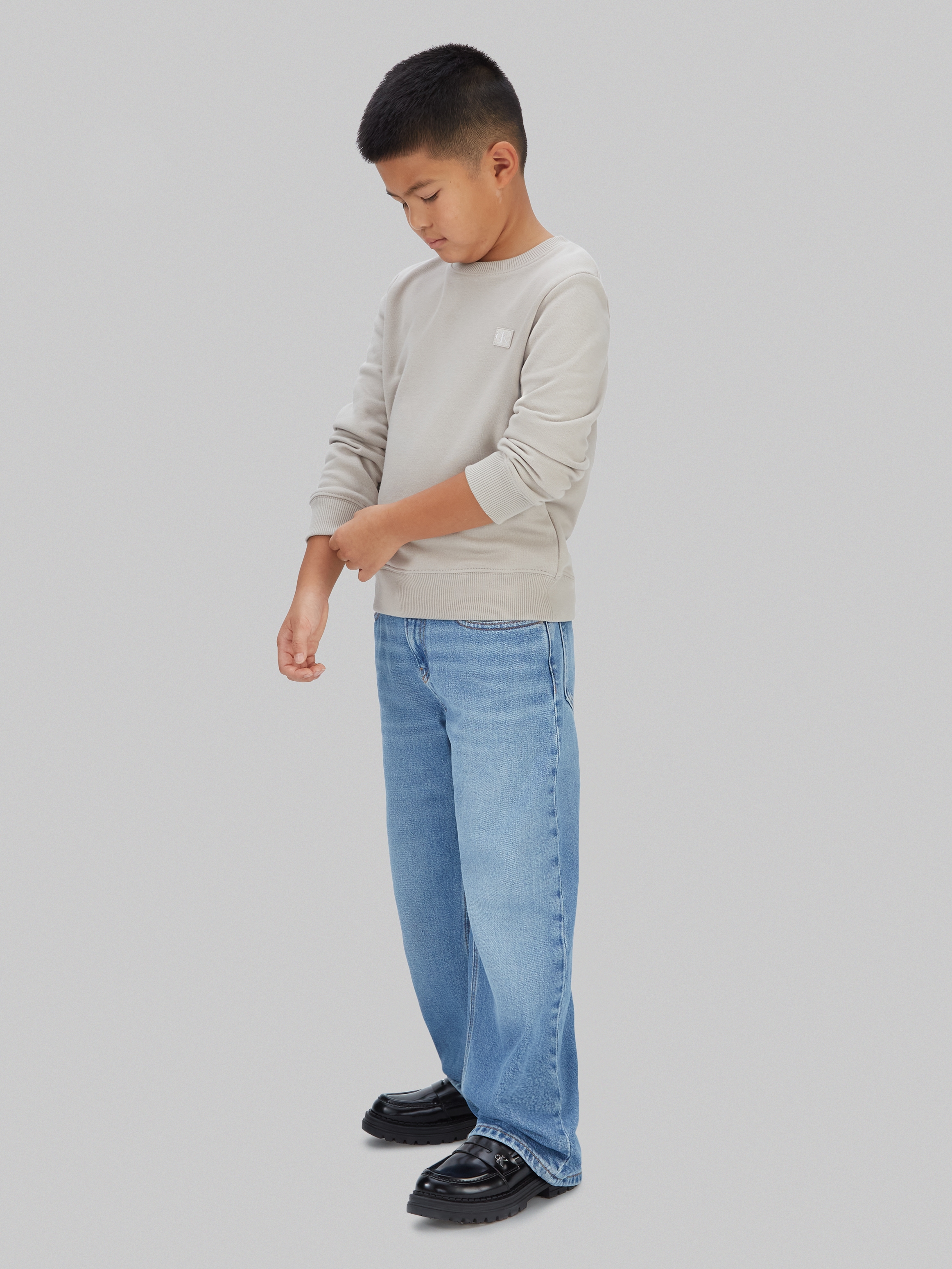 Calvin Klein Jeans Sweatshirt »MONO MINI BADGE REG CN«, für Kinder bis 16 Jahre mit Logoschriftzug
