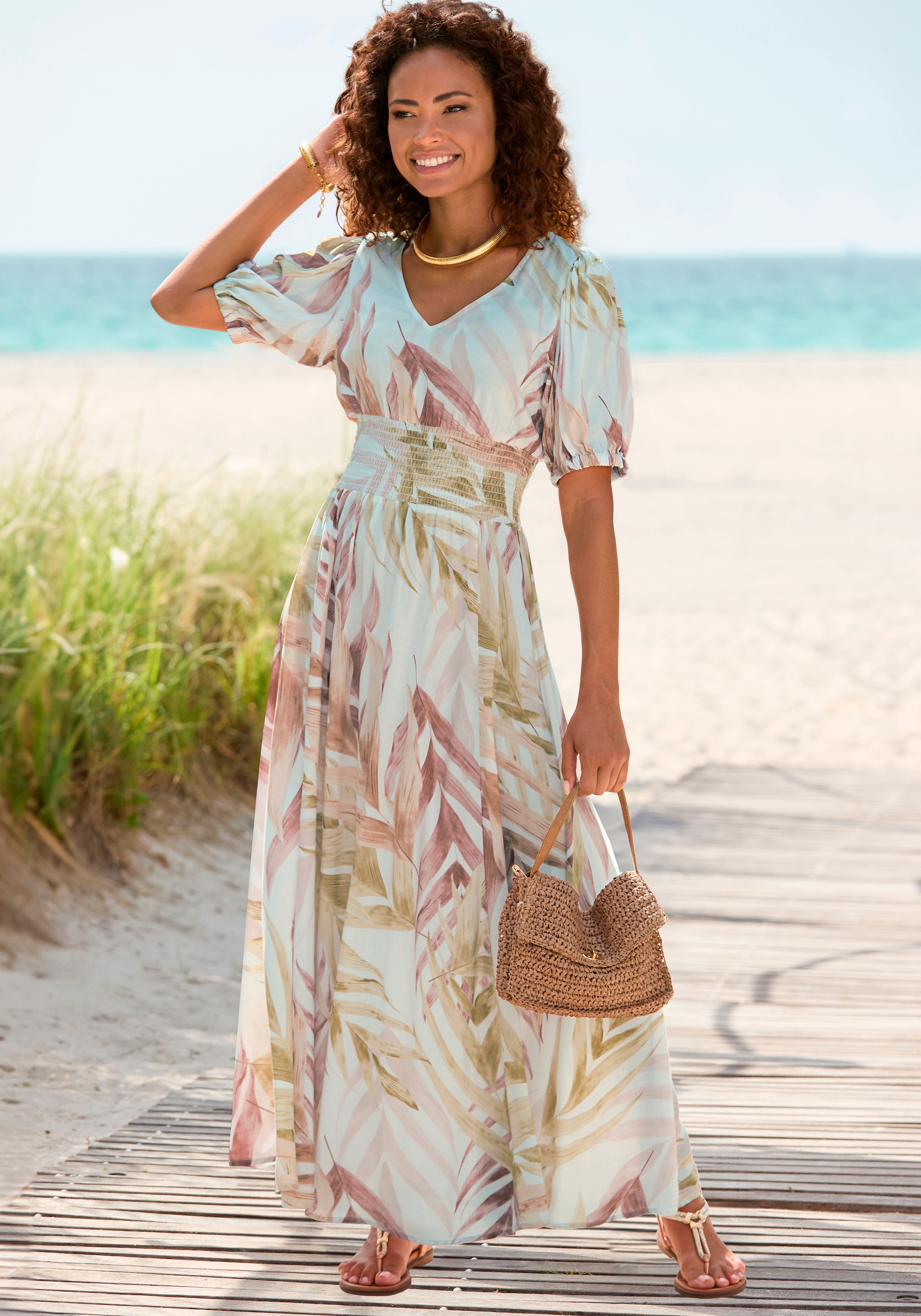 LASCANA Maxikleid, mit Alloverprint und gesmokter Taille, luftiges Sommerkleid