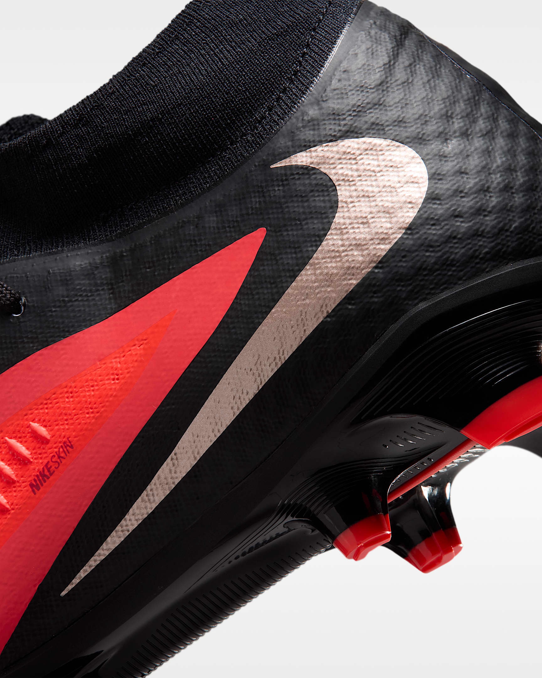 Nike Fußballschuh »Phantom 6 High Academy«  Außensohle für Rasen & Kunstrasen und feste Böden
