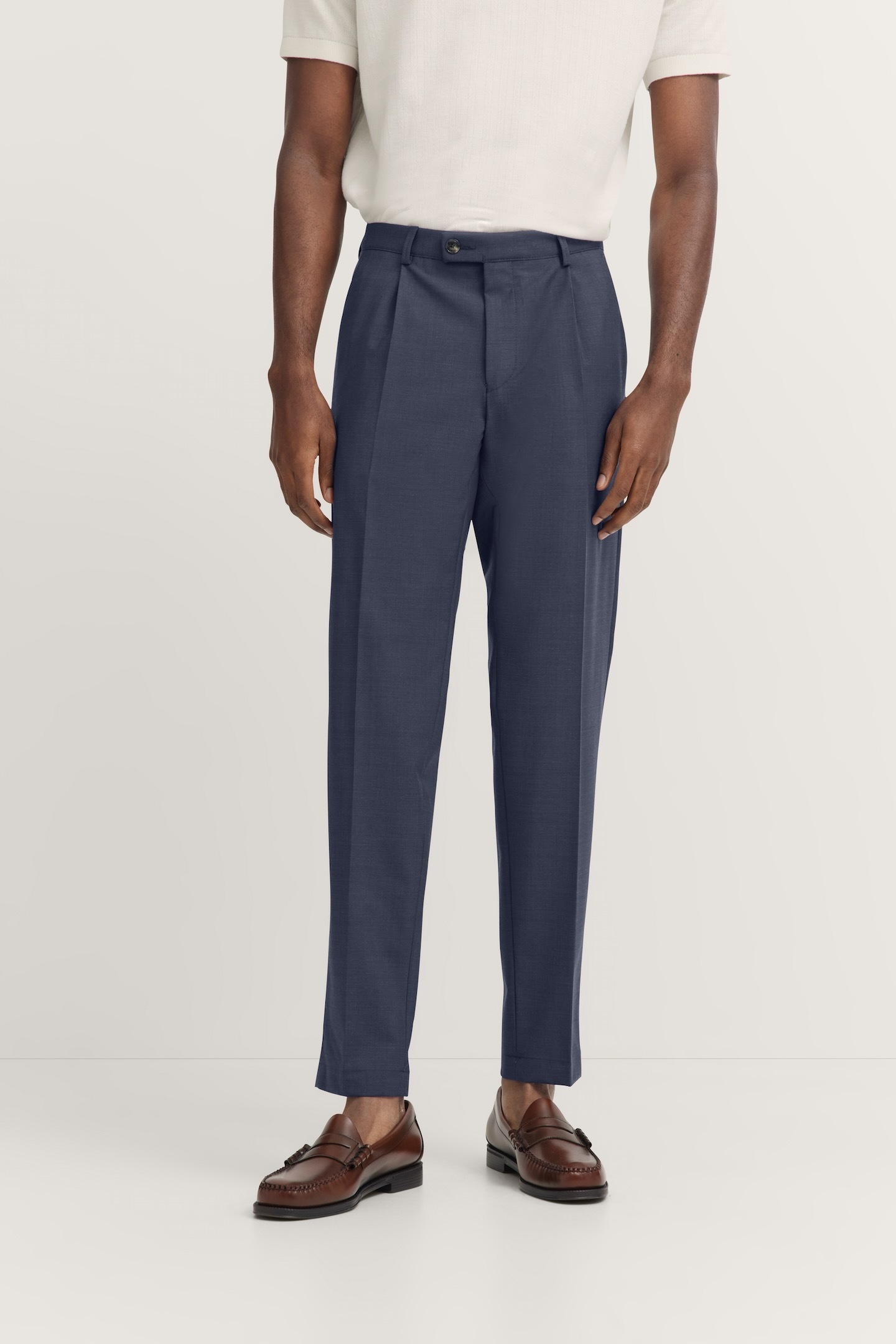 Bugatti Herren Bundfaltenhose mit Stretch und Bundfalten in blau, Größe 32