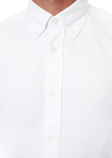 Marc O'Polo Langarmhemd »Button down collar, long sleeves, round hem«, mit dezenter Logostickerei auf der Brust