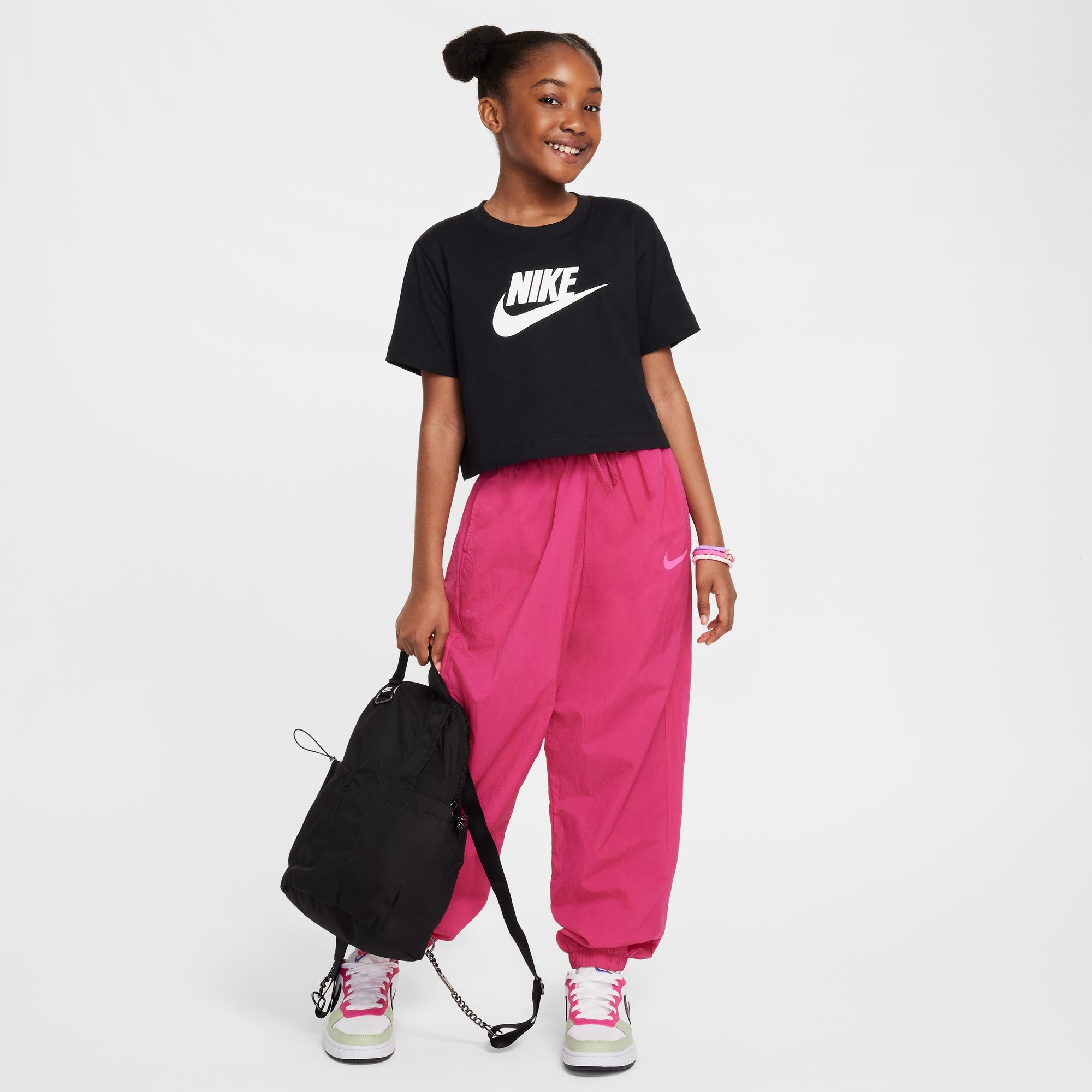 Nike Sportswear Laufshirt »Nike Sportswear Big Kids' (Girls') Cropped T-Shirt« für Jugendliche, für sportliche Aktivitäten, aus weicher Baumwolle