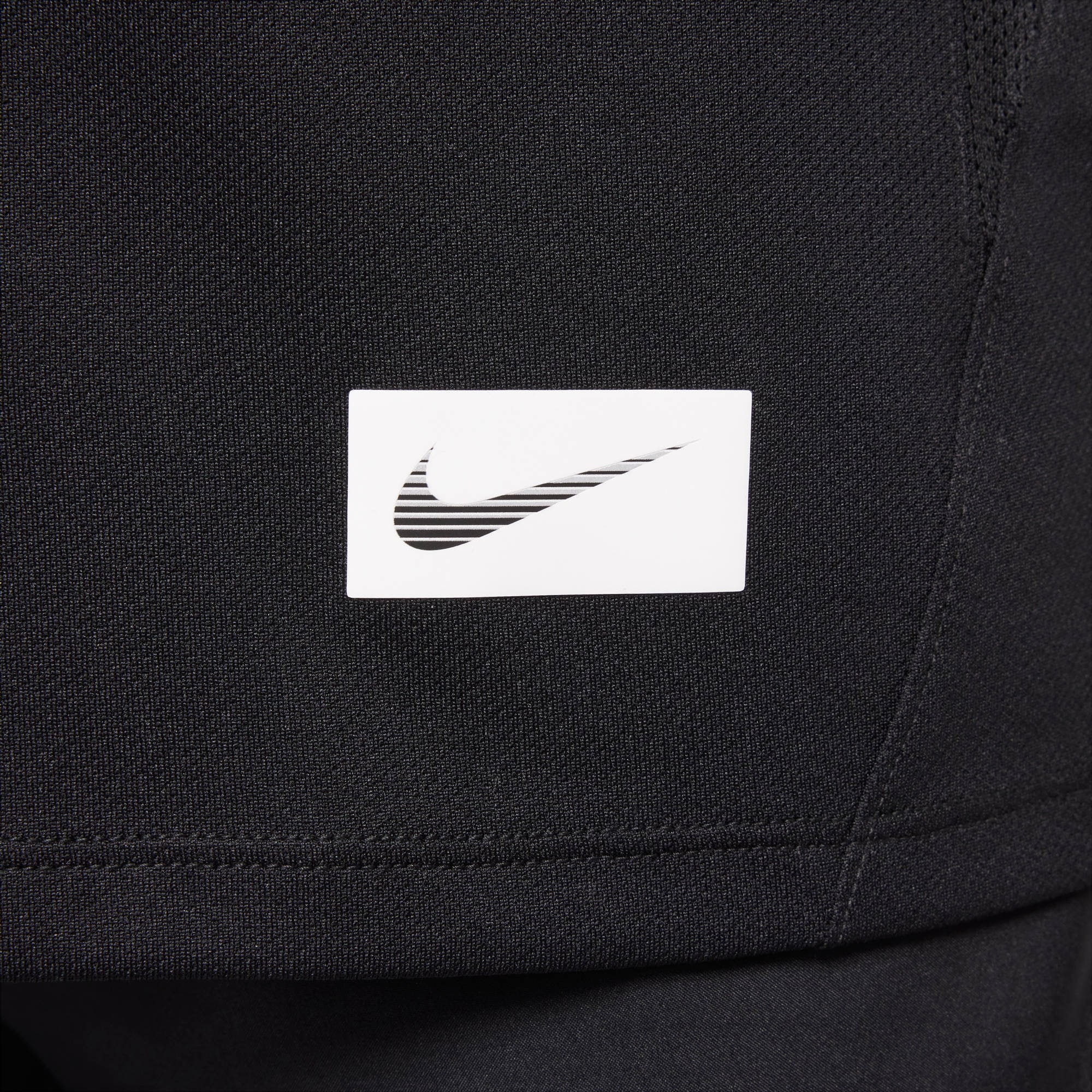 Nike T-Shirt »B NK DF MULTI SS TOP GX LOVE« für Jugendliche, sportlicher Stil, für Freizeit und Aktivitäten