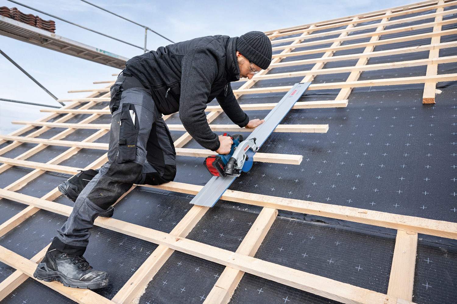 Bosch Professional Akku-Handkreissäge »GKS 18V-57-2 GX«, inkl. Führungsschiene FSN 44, ohne Akku und Ladegerät