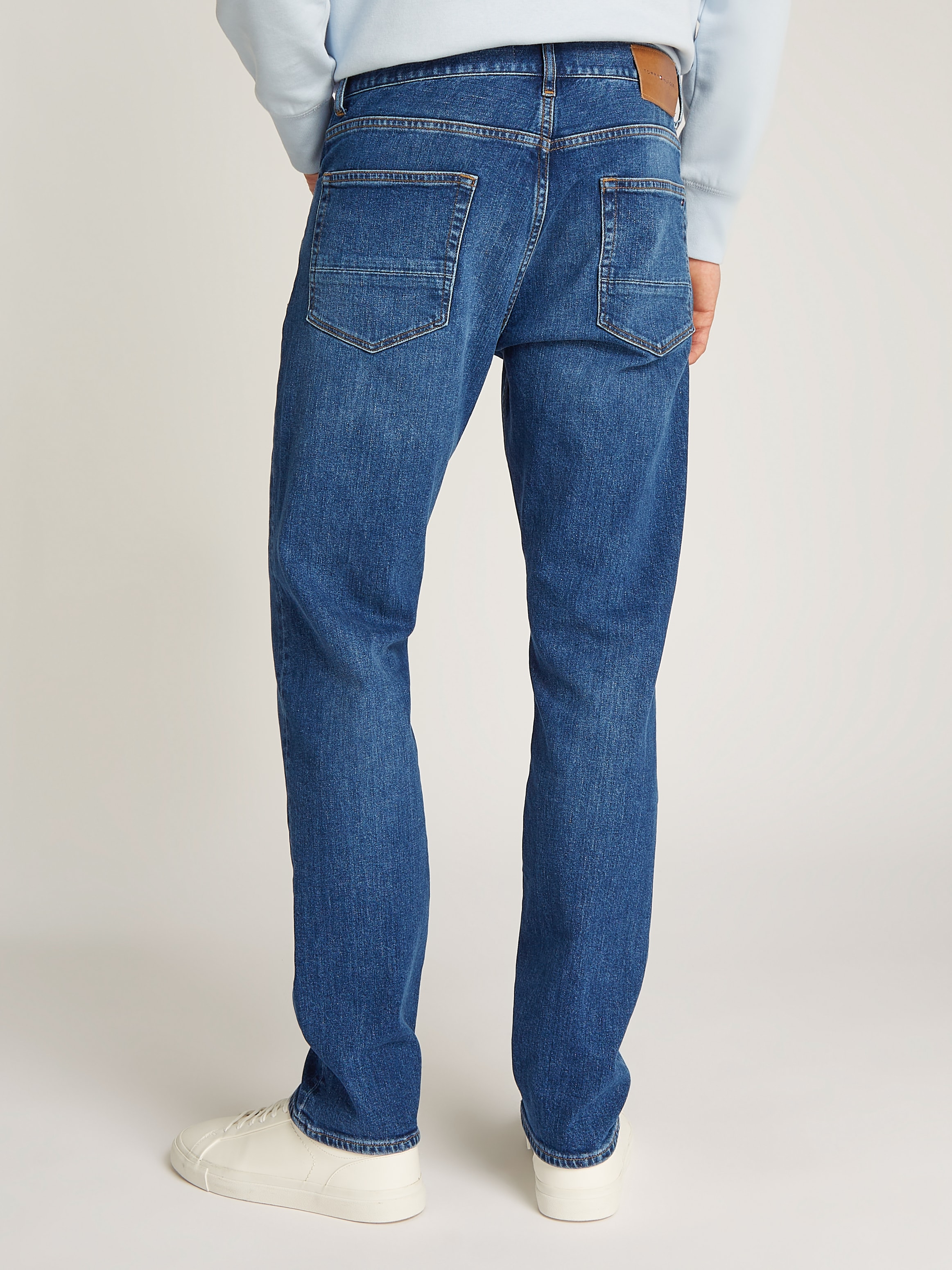 Tommy Hilfiger Straight-Jeans, in blauer Waschung