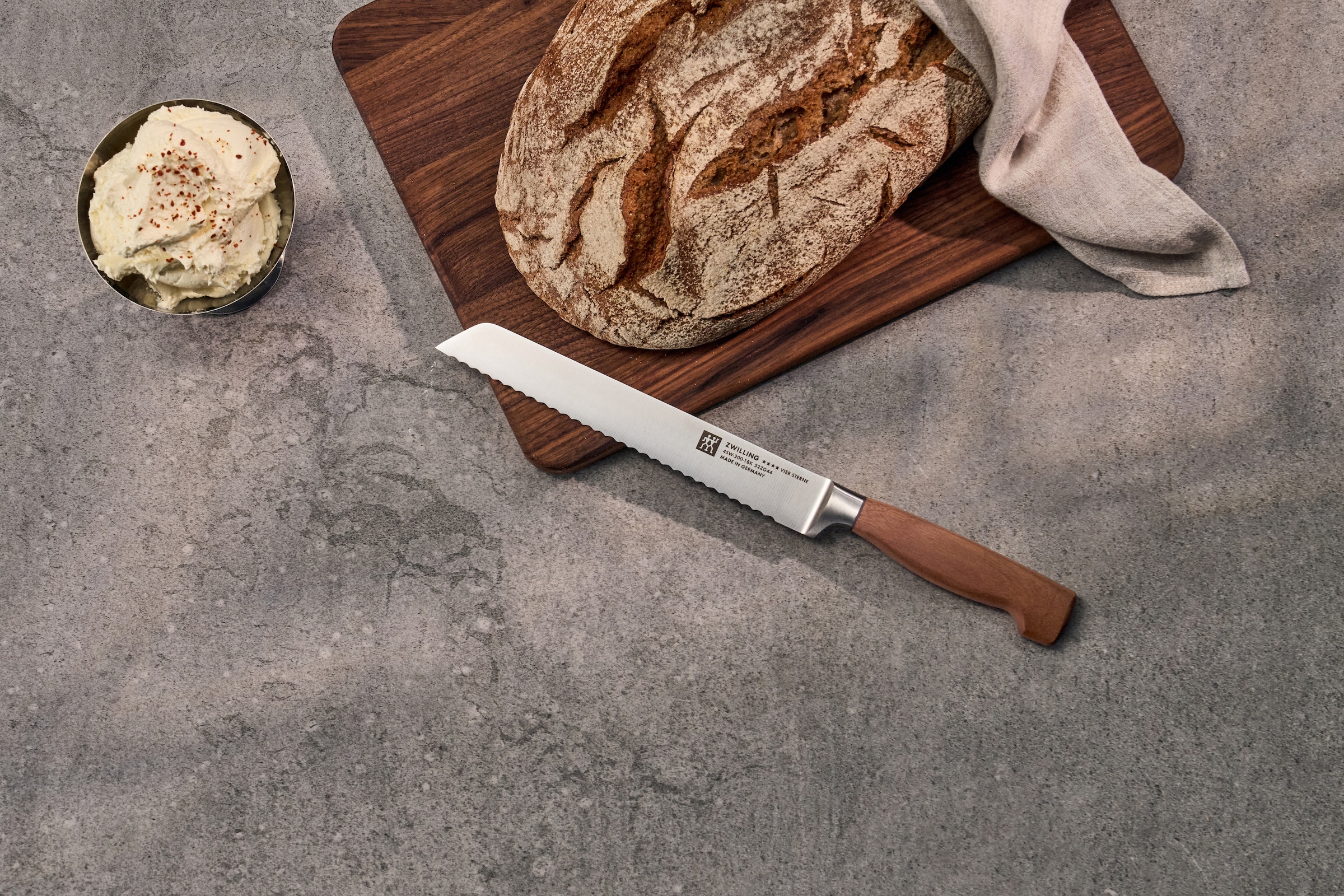 Zwilling Fleischmesser »**** VIER STERNE Wood« Made in Germany, Eigehärtete Klinge, FSC-Zertifizitiertes Holz