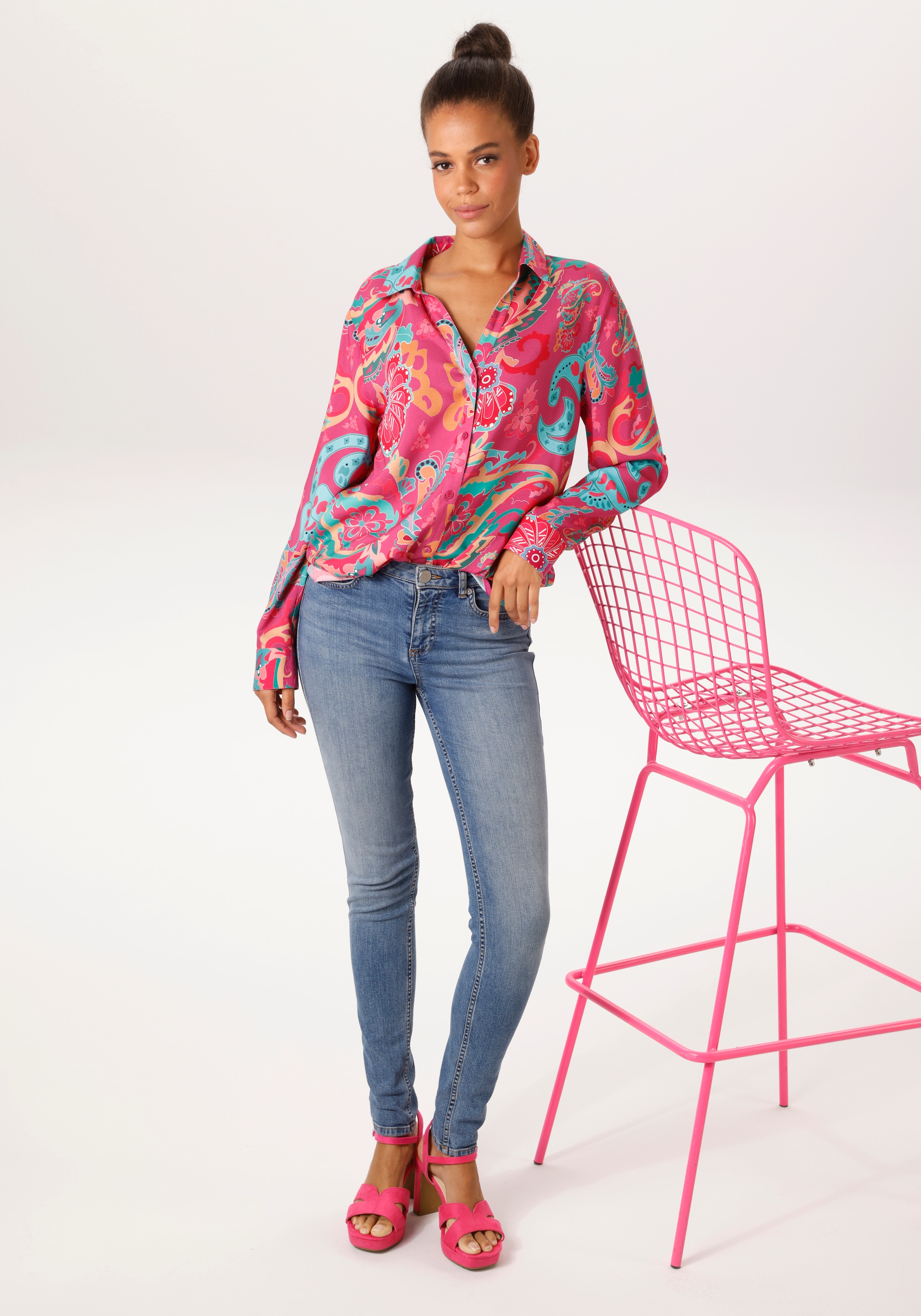 Aniston CASUAL Hemdbluse mit farbenfrohem, grafischen Druck