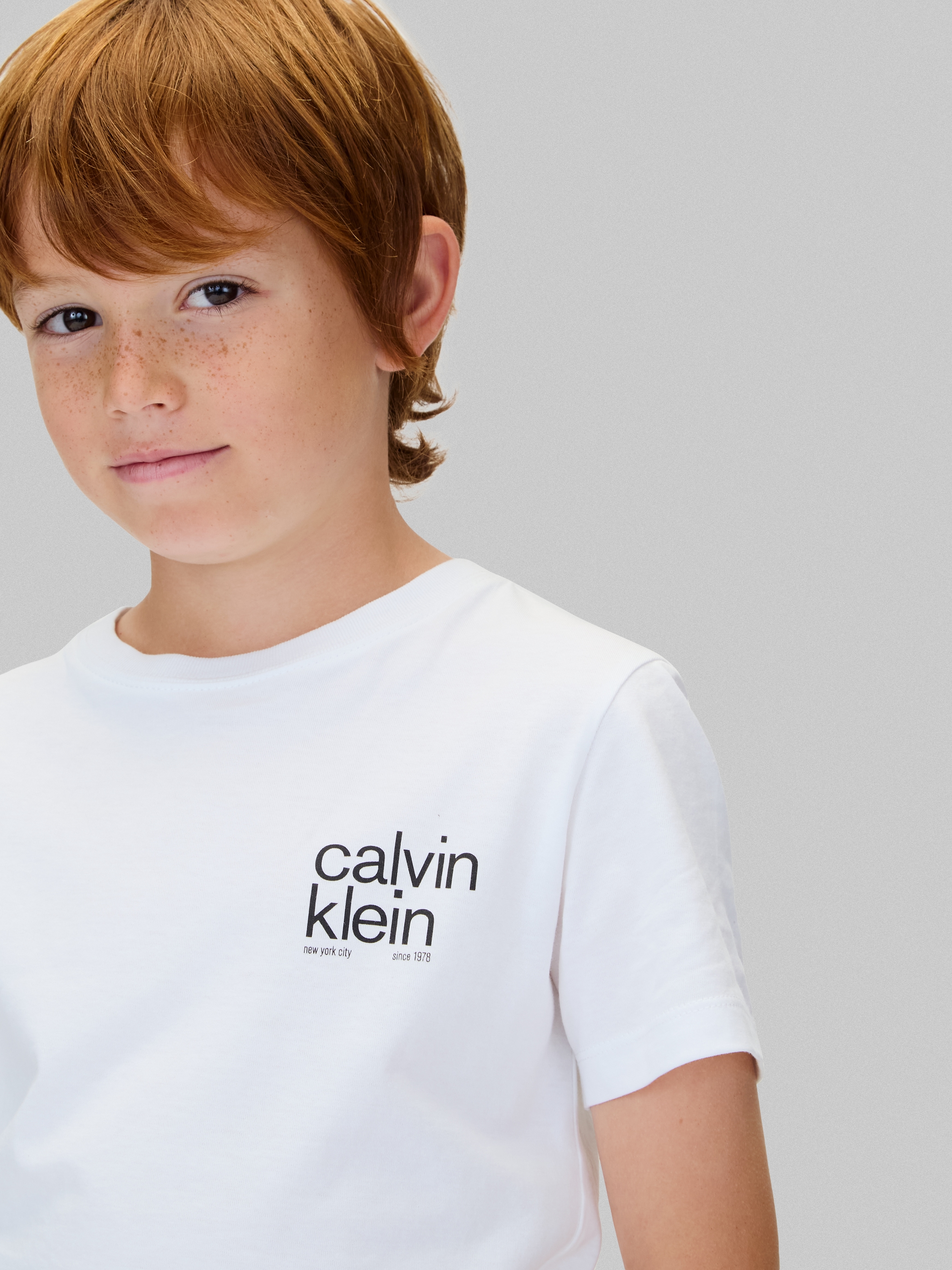 Calvin Klein Jeans T-Shirt »REG. CK SMALL GRAPHIC SS T-SHIRT«, für Kinder bis 16 Jahre, Logo-Print