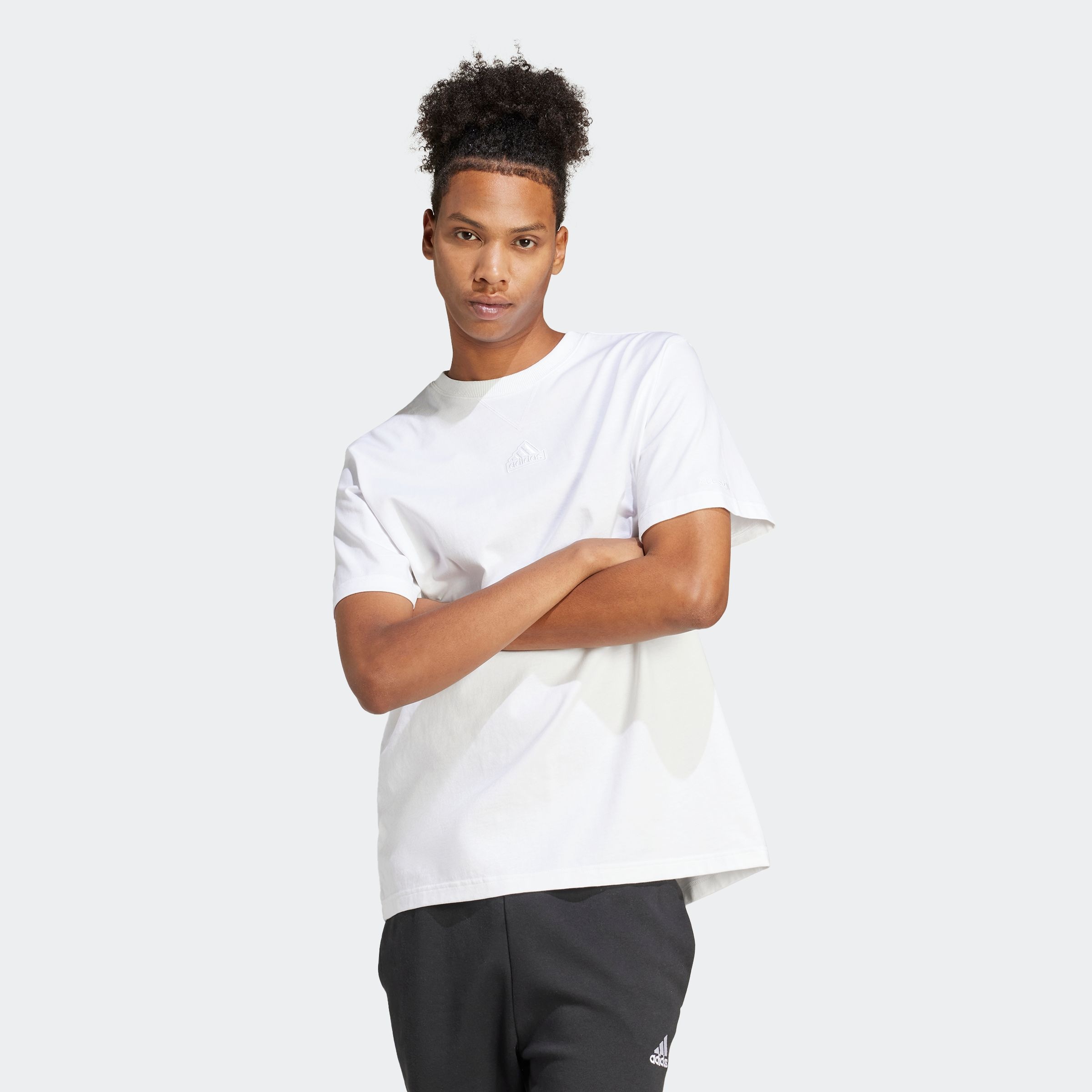 adidas Sportswear T-Shirt »M ALL SZN G T«, Grafik als Schaumprint auf der Rückseite