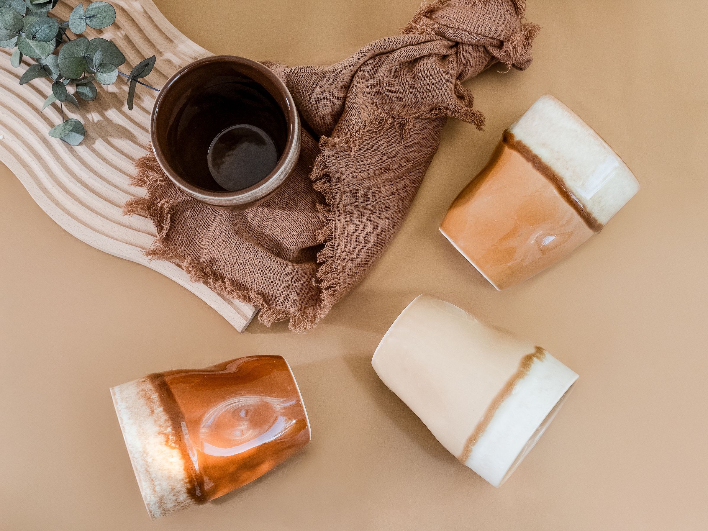 CreaTable Becher »Squeezy Mocha Mousse, Kaffeebecher 4-tlg« Einzigartige Optik, Reaktivglasur