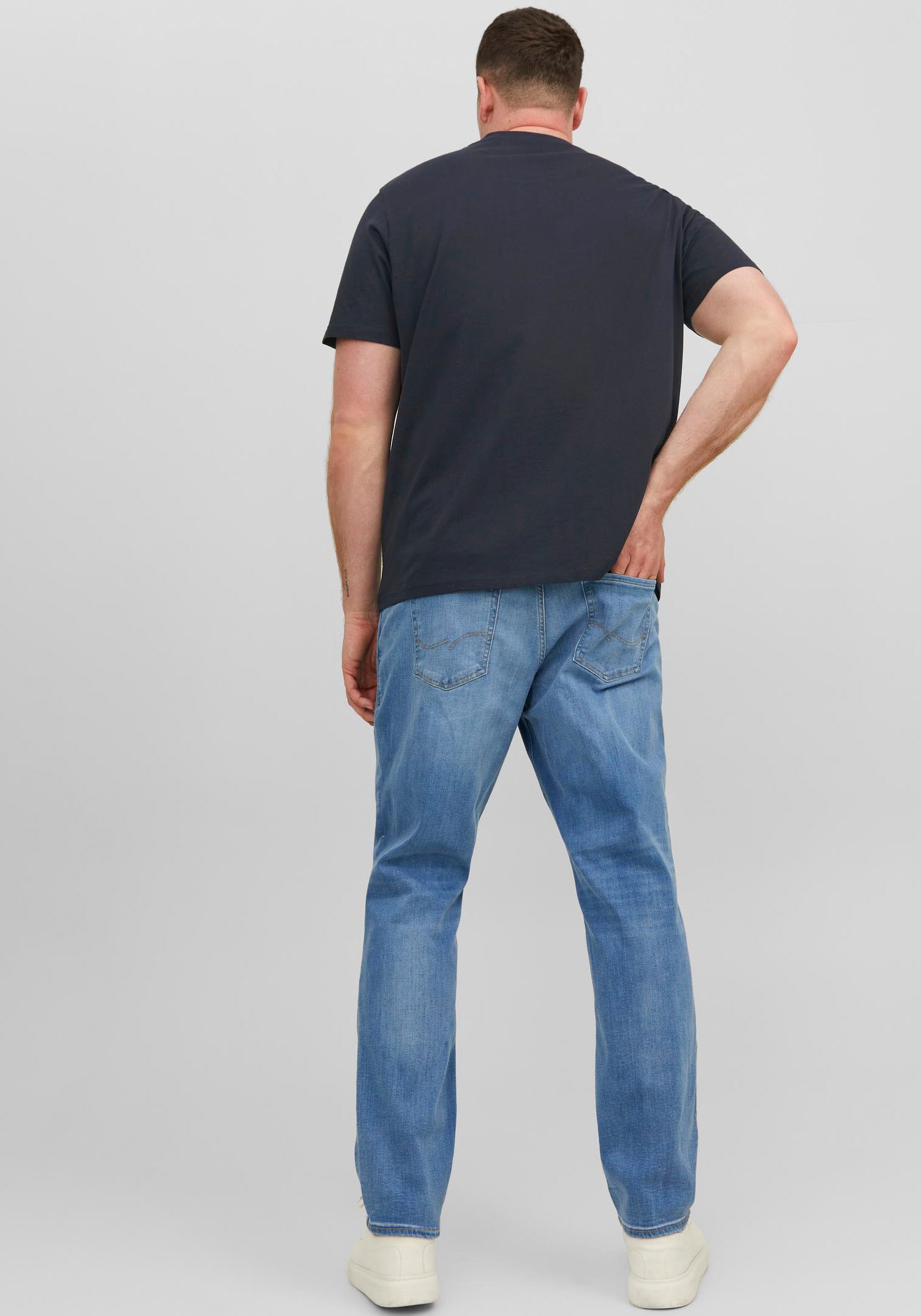 Jack & Jones PlusSize Rundhalsshirt »JJESTAR JJ TEE SS NOOS PLS« mit Logo Schriftzug