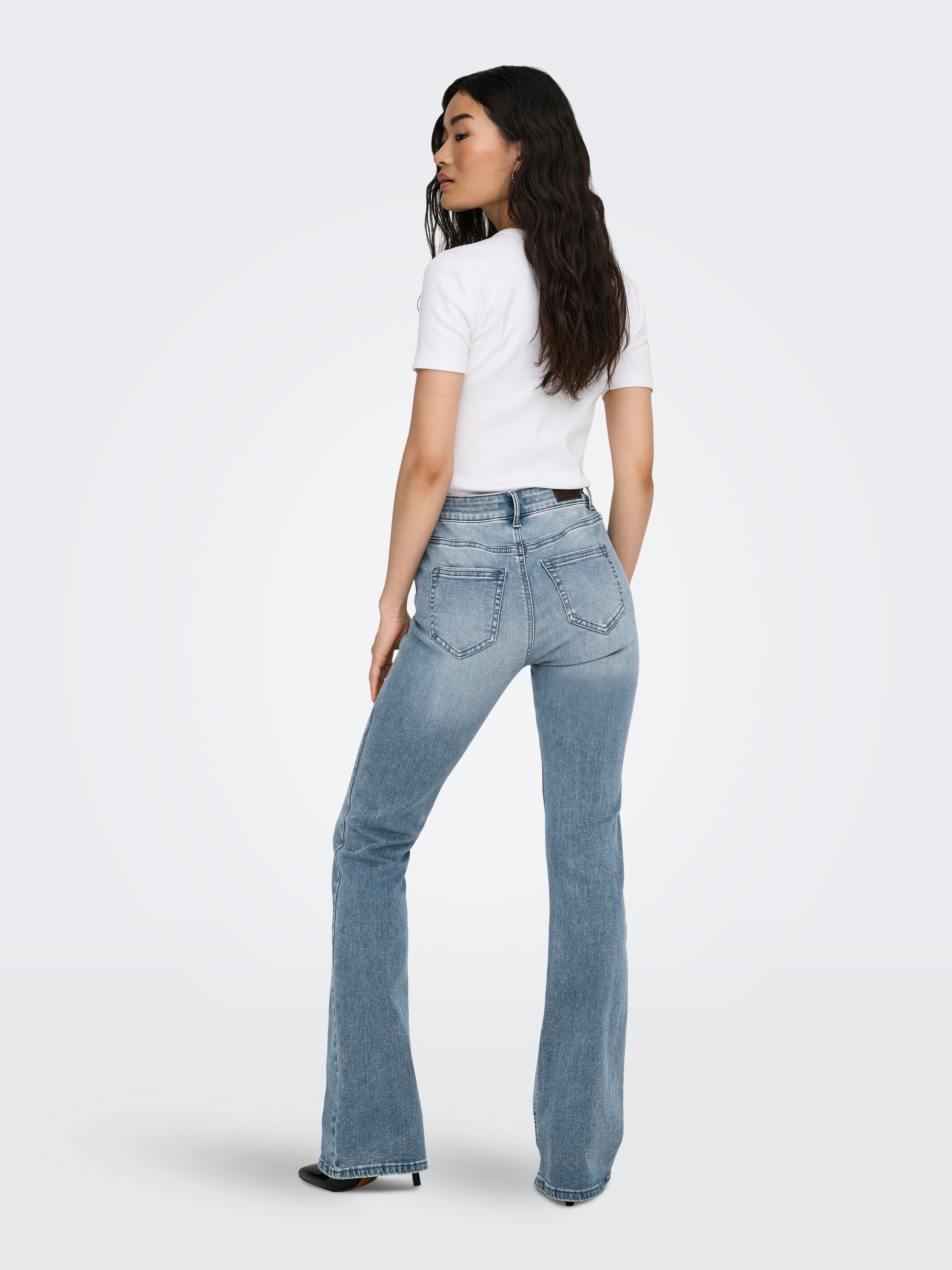 ONLY Bootcut-Jeans »ONLBLUSH MID WAIST FLARED DNM BOX«