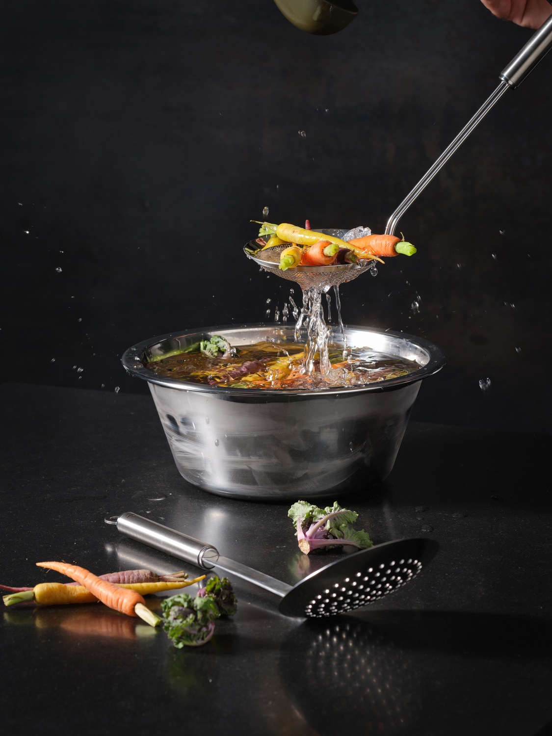 RÖSLE Schüssel aus Edelstahl 18/10 in Profiqualität für universellen Einsatz, spülmaschinengeeignet