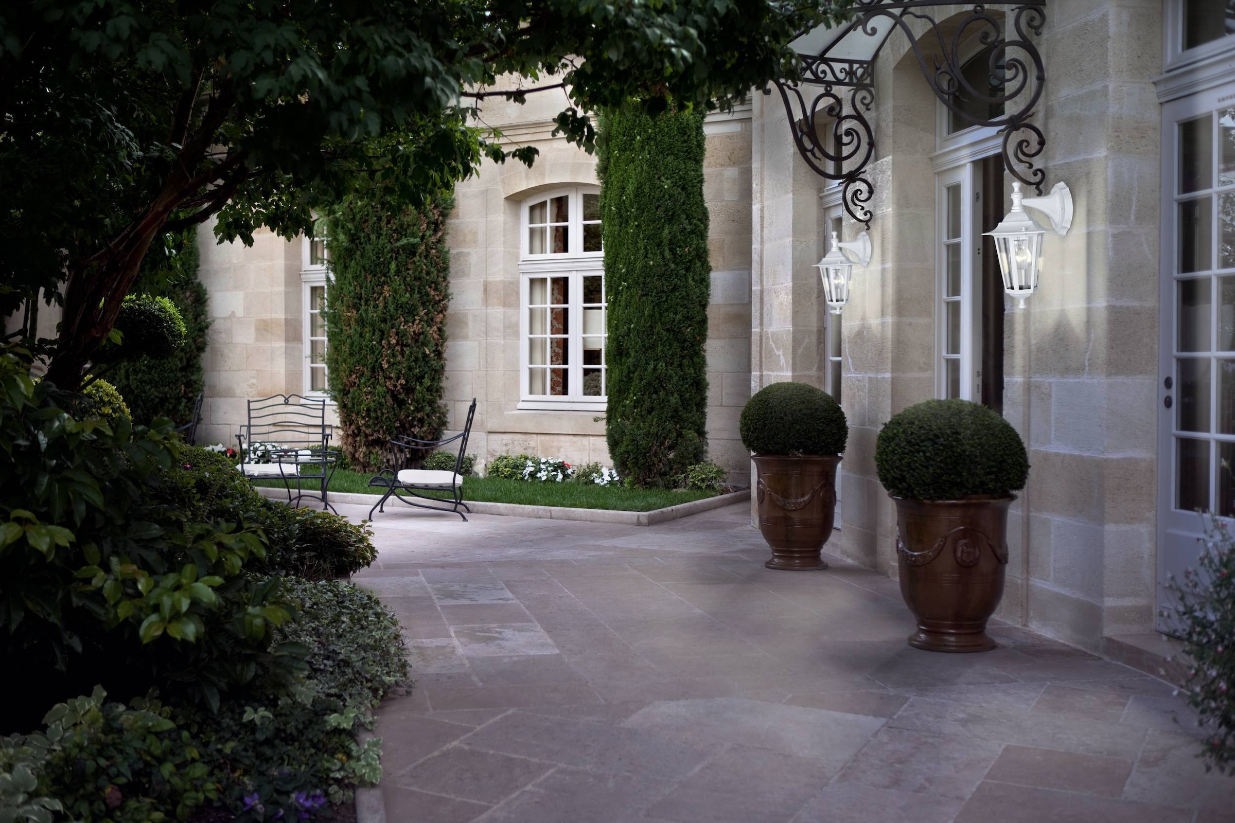 EGLO LED Wandleuchte »LATERNA 5 L16,5 x H35 x AL21 cm, spritzwassergeschützte Lampe« E27 1 Stk. Außen-Wandlampe, Wandleuchte, Weiß, E27, IP44, L16,5 x H35 x AL21 cm