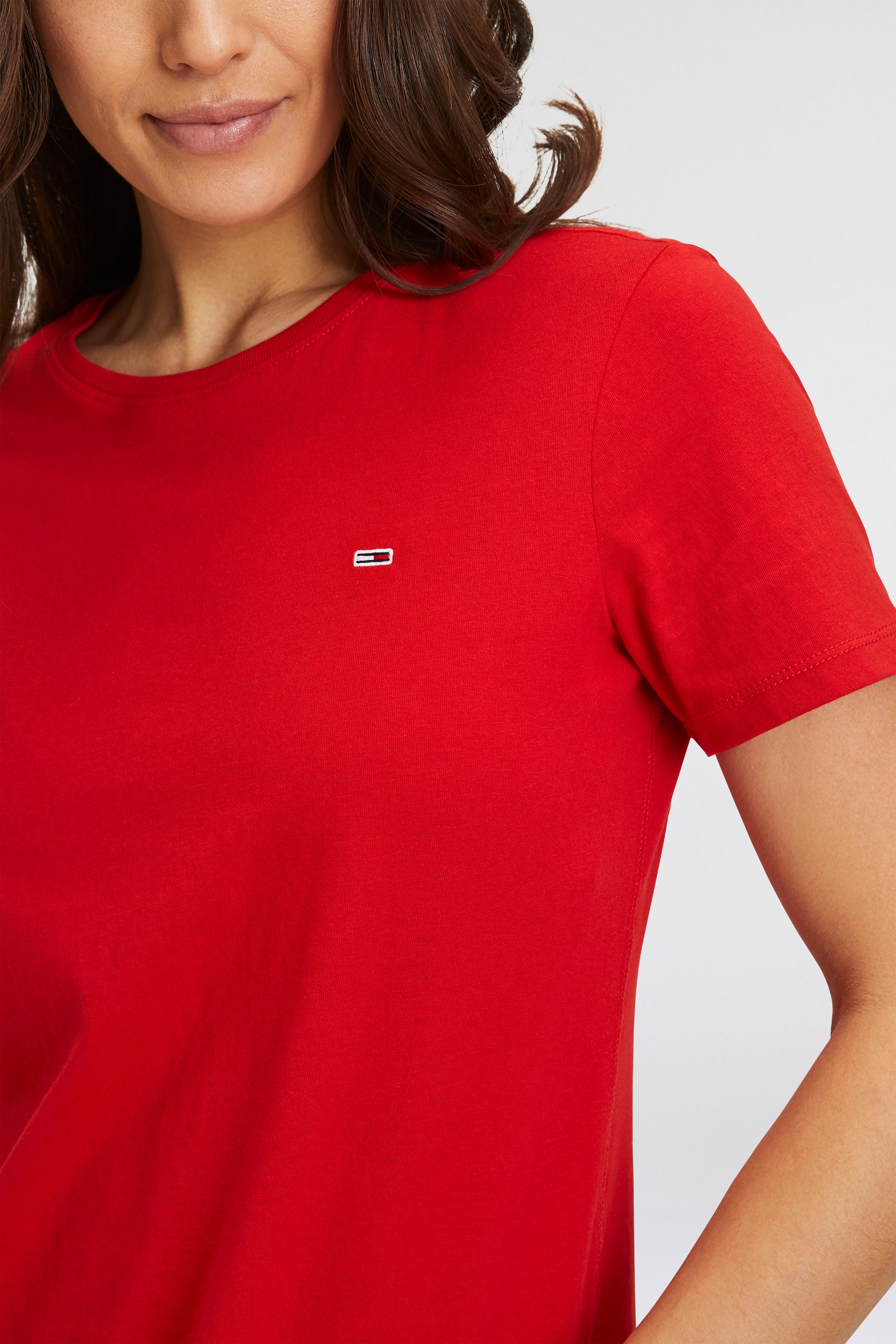 Tommy Jeans Rundhalsshirt »TJW SOFT JERSEY TEE«, mit Tommy Jeans Logo-Flag auf der Brust