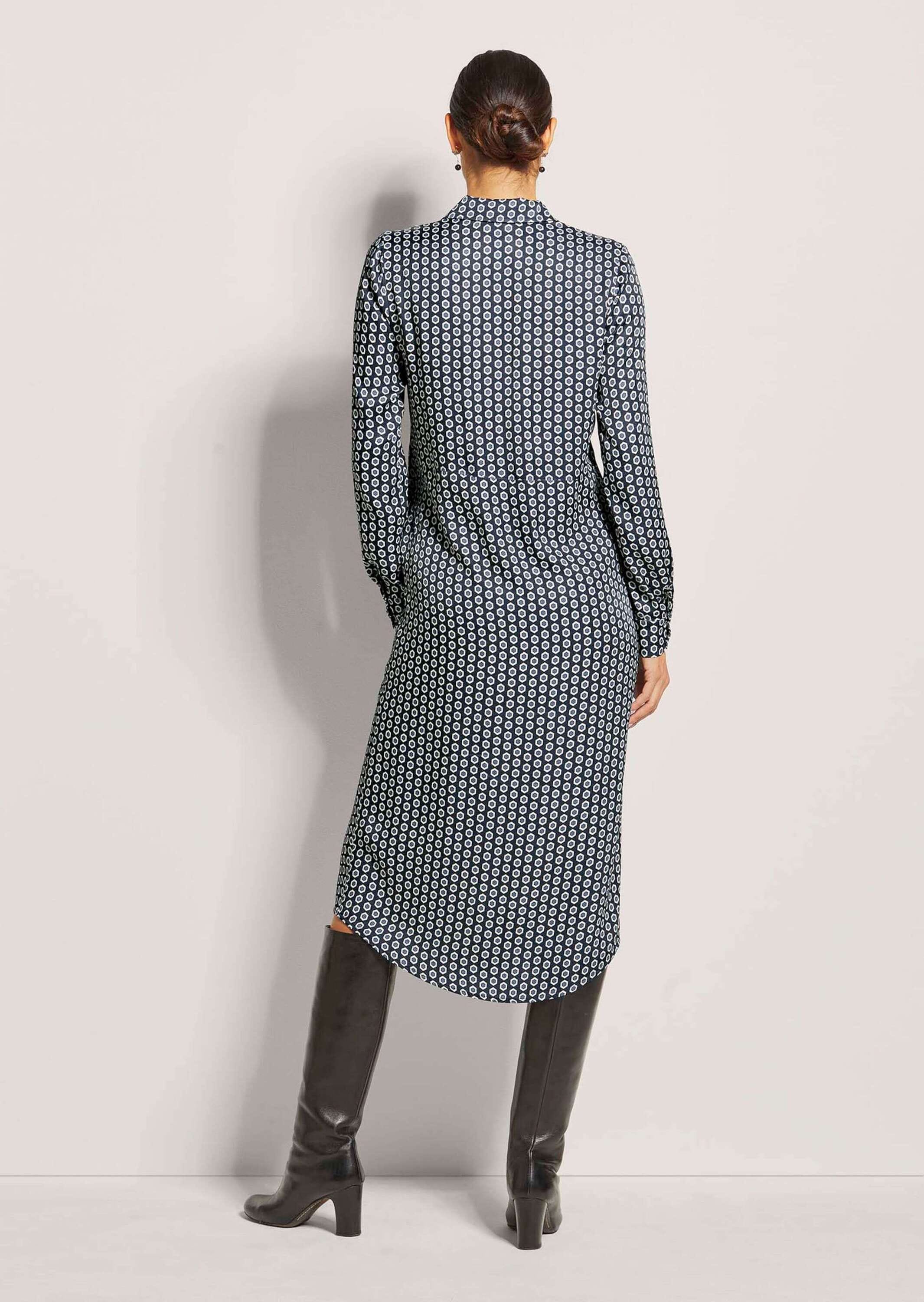 MADELEINE Midikleid »Kleid Hemdblusenkleid in bedruckter Satin-Qualität«