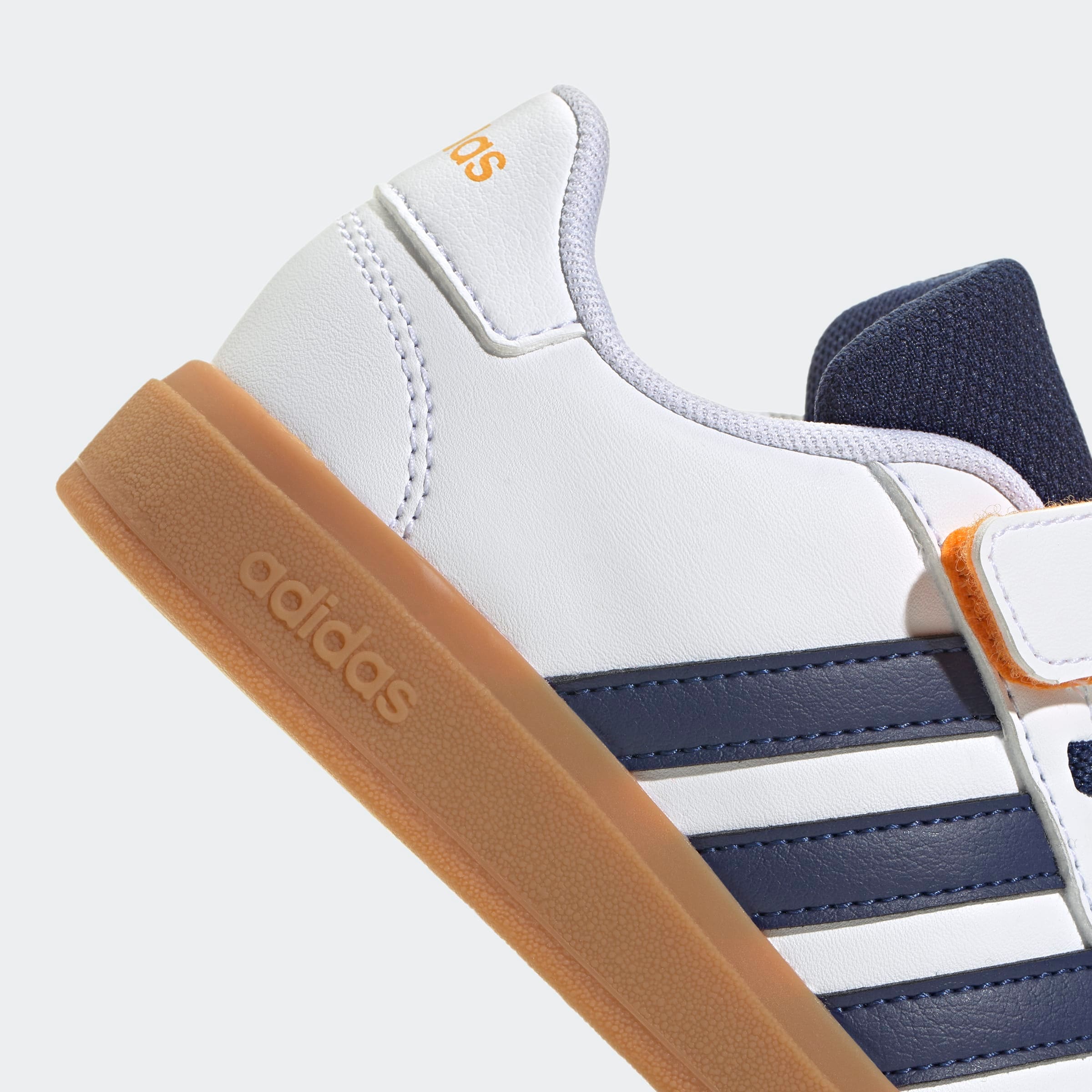 adidas Sportswear Sneaker »GRAND COURT 2.0 KIDS«, Design auf den Spuren des adidas Superstar