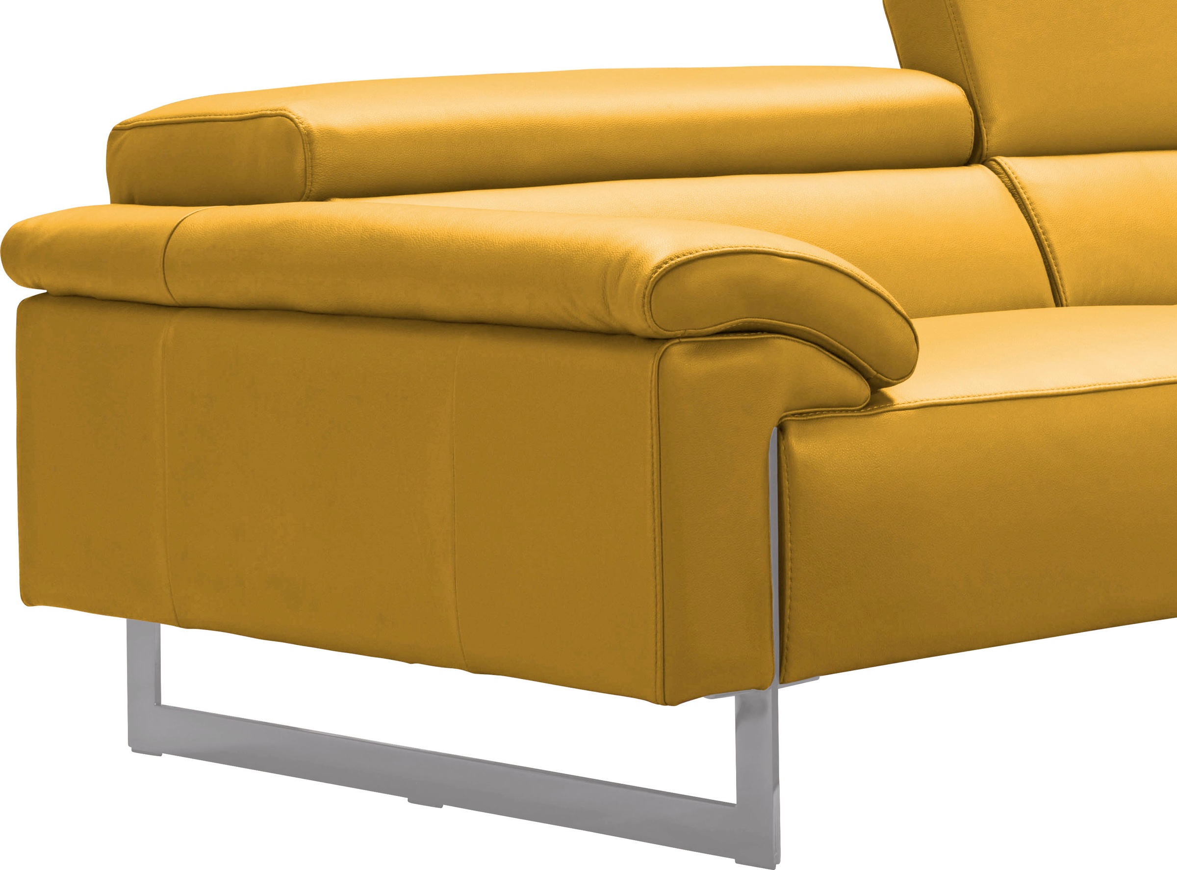 Egoitaliano 2,5-Sitzer »Malika, Designsofa mit hohem Sitzkomfort, edel und bequem«, inkl. Kopfteilverstellung und chromfarbenen Metallfüßen