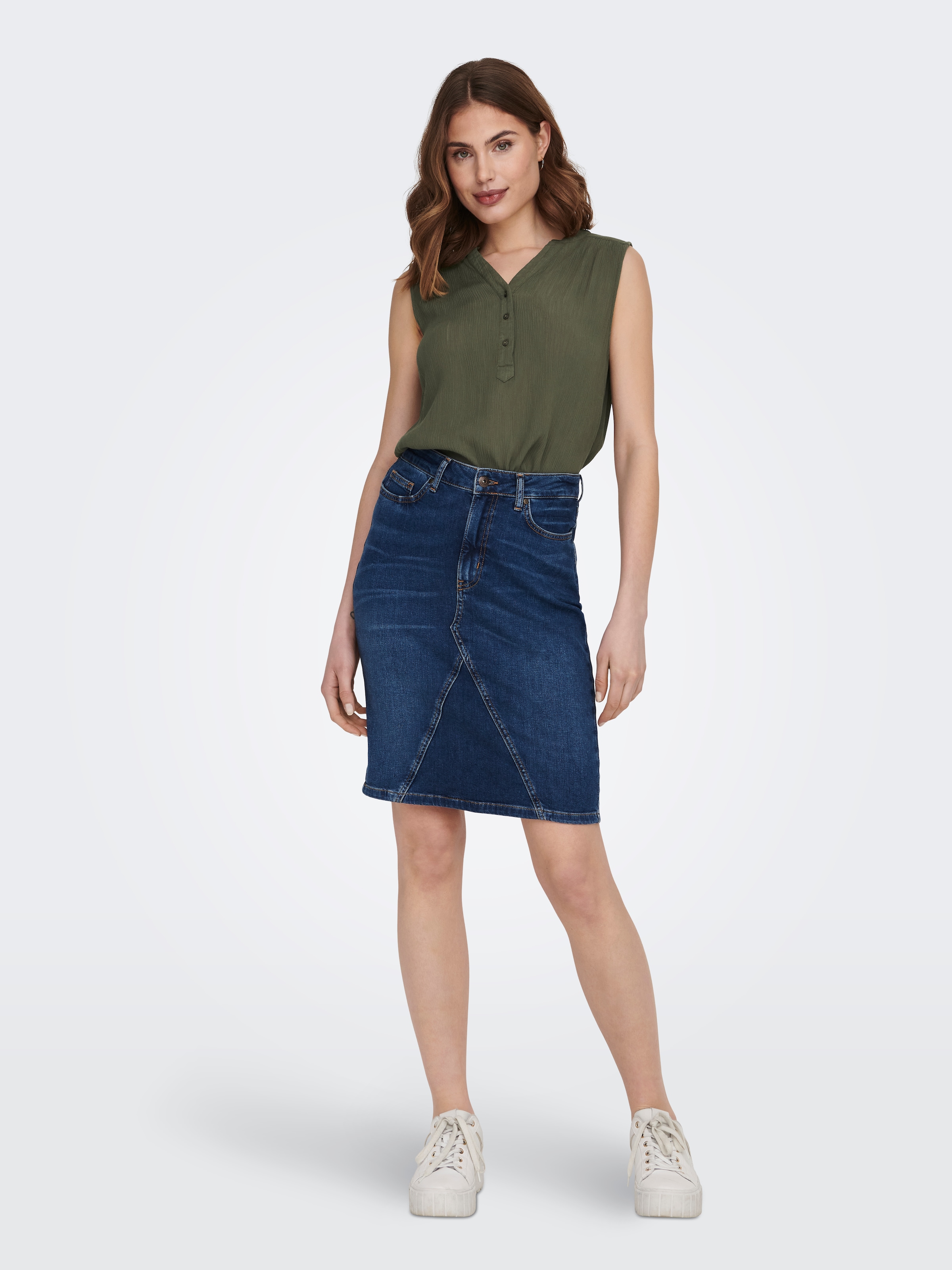 ONLY Blusentop »ONLJETTE – Blusentop mit V-Ausschnitt und Knopfleiste«, regular fit, modisch, Web, Viskose, V-Ausschnitt
