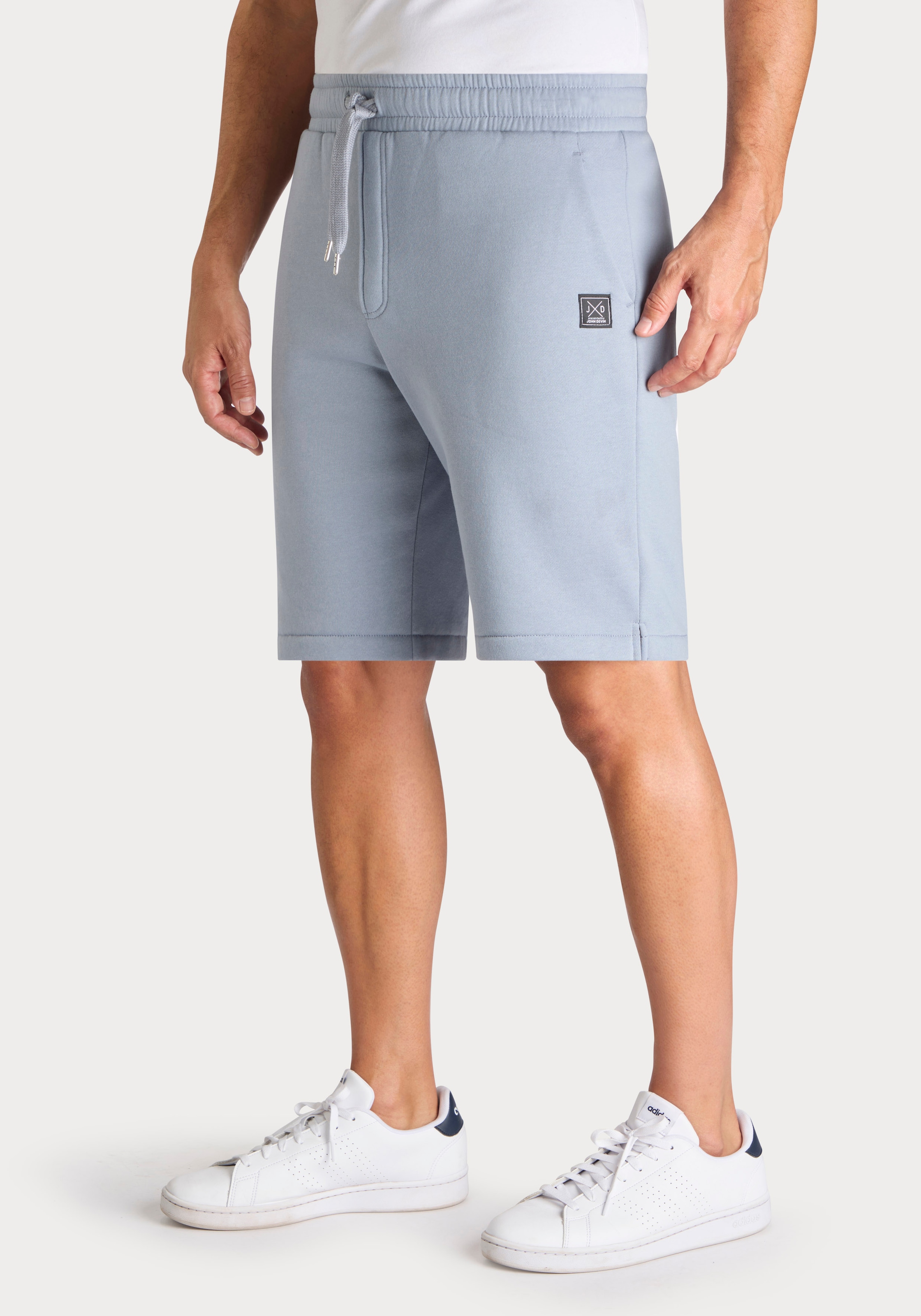 John Devin Sweatshorts »- kurze Hose aus innen angerauter Sweatware«  mit breiter Kordel und seitlichen Taschen