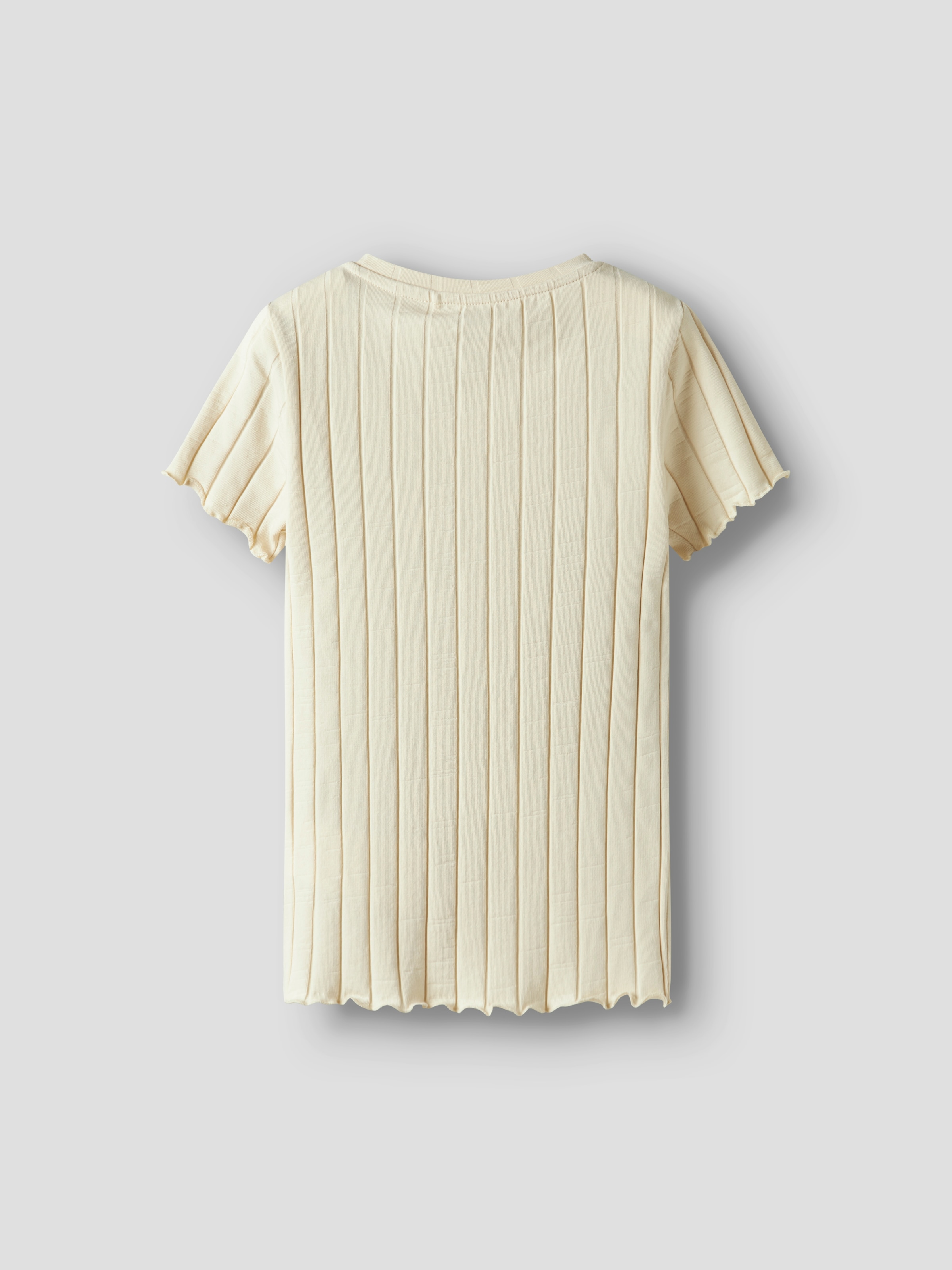 Name It T-Shirt »NKFNORALINA SS TOP NOOS«, tolle Rippen-Qualität und dadurch gewellte Säume am Arm und am Saum