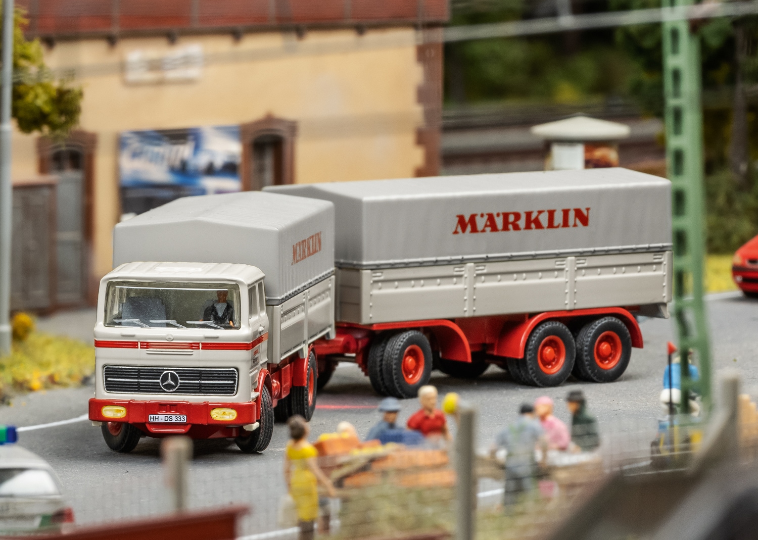 Märklin Güterwagen »RoLa mit Märklin-LKW DB - 47412« LKW mit Licht- und Soundfunktion