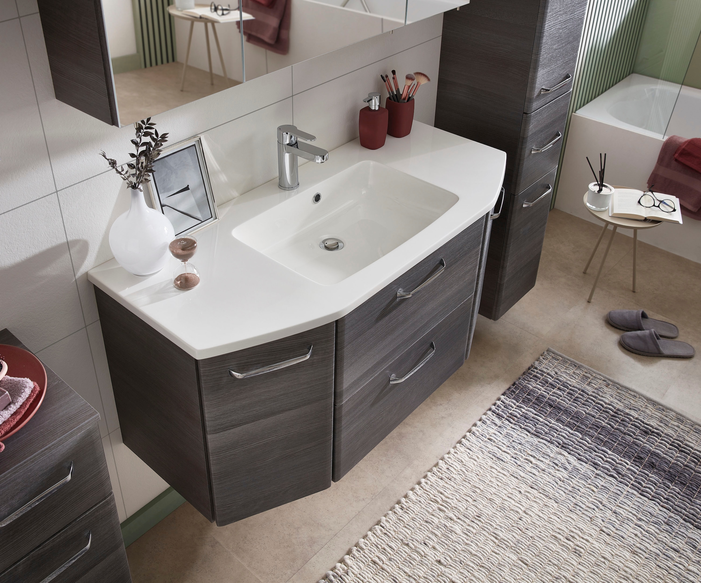 Saphir Badmöbel-Set »Quickset 2-teilig, Mineralmarmor-Waschtisch mit LED-Spiegelschrank«, (2 St.), Badezimmer Set inkl. Türdämpfer, 5 Türen, 1 Klappe, 1 Schublade