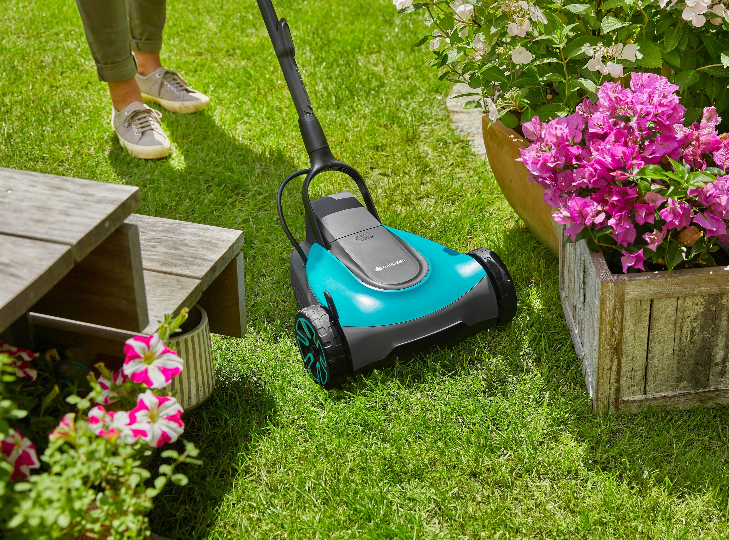 GARDENA Akkurasenmäher »HandyMower 22/18V P4A Ready-To-Use«, (Set), 22/18V P4A Ready-To-Use Set, inkl. Akku und Ladegerät