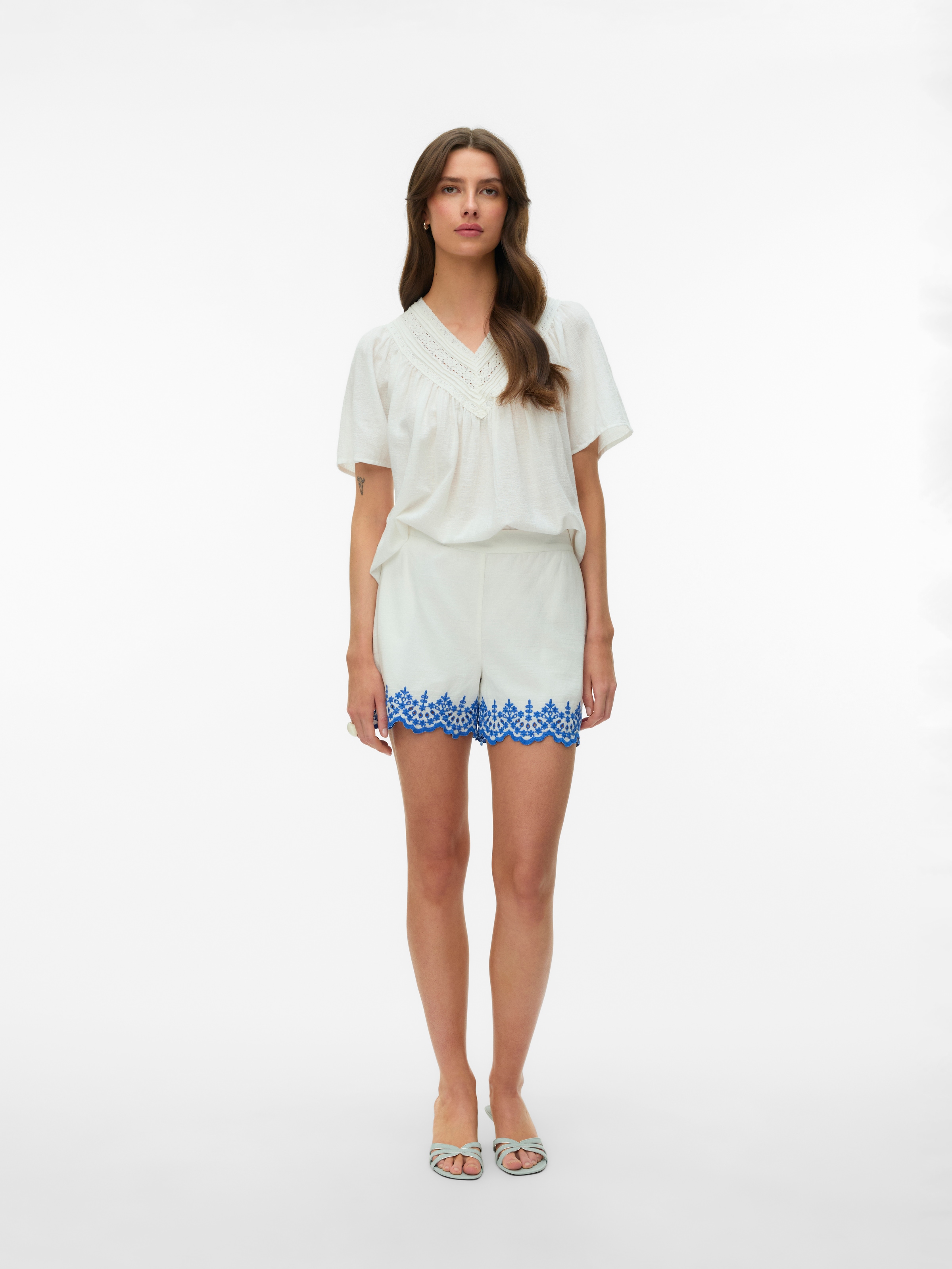 Vero Moda Kurzarmbluse »VMKARLA S/S V-NECK TOP WVN BTQ« Baumwolle