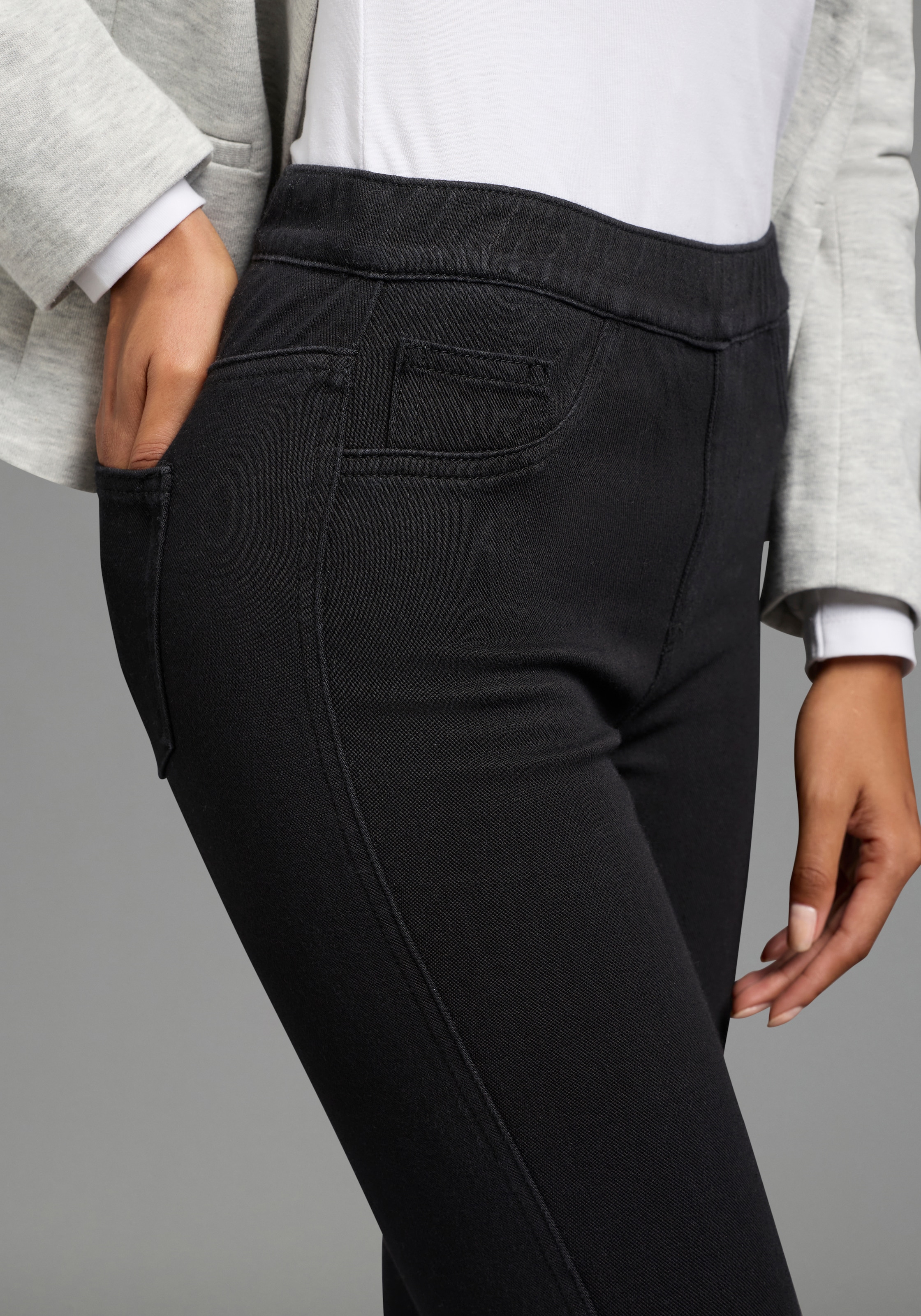 Arizona Jeansjeggings »im 4 Way Stretch, Quer- und Längselastisch, Skinny« Skinny Fit, extra enge Beinform, normale Leibhöhe, unifarbene Optik