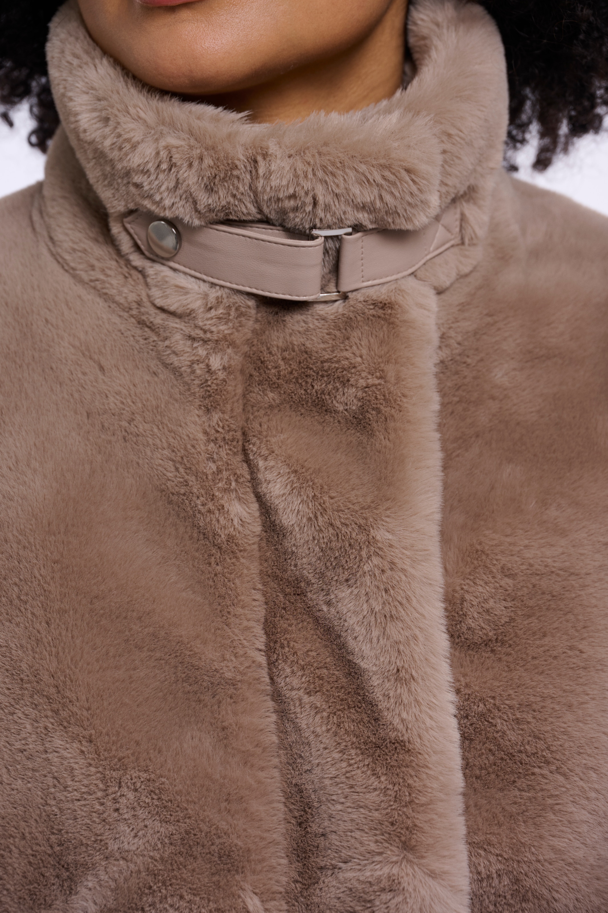 Rino & Pelle Fellimitatjacke »AMBRA« mit Riemen-Detail