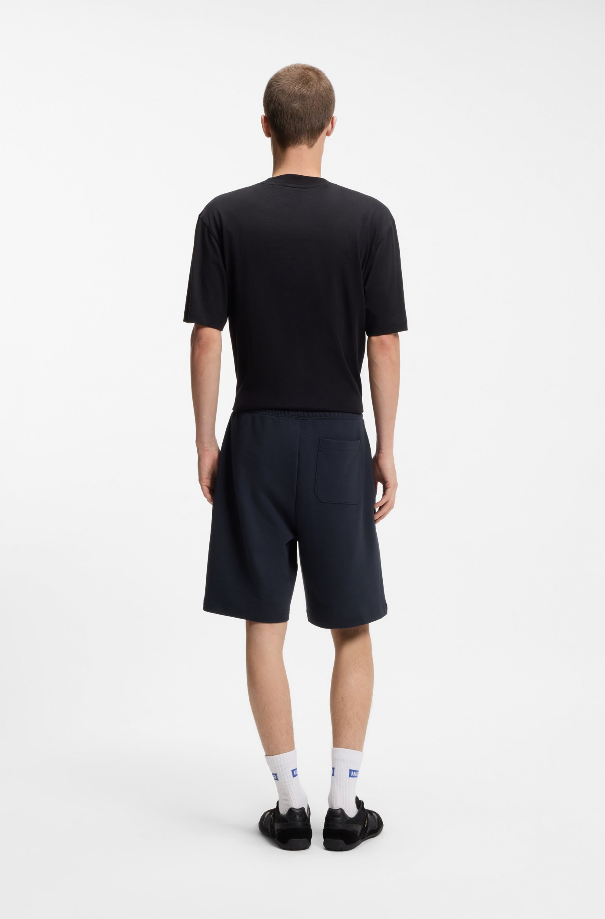 HUGO Blue Sweatshorts »Nasensio«  mit Markenlabel