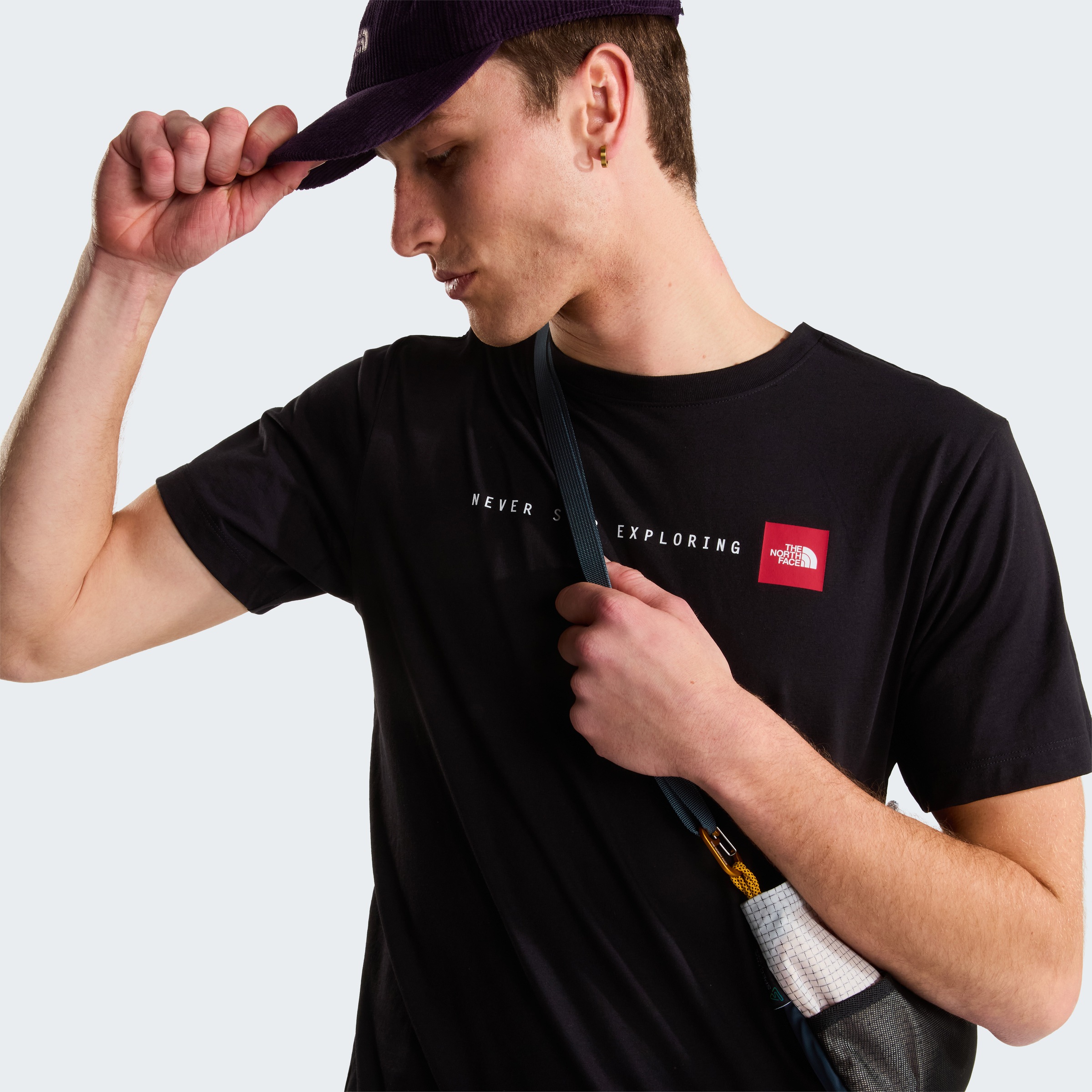 The North Face T-Shirt »M NEVER STOP EXPLORING REGULAR SHORT SLEEVE TEE-GRAPHIC« 1 tlg. kurze Ärmel, für Sport und Freizeit, sportlicher Stil