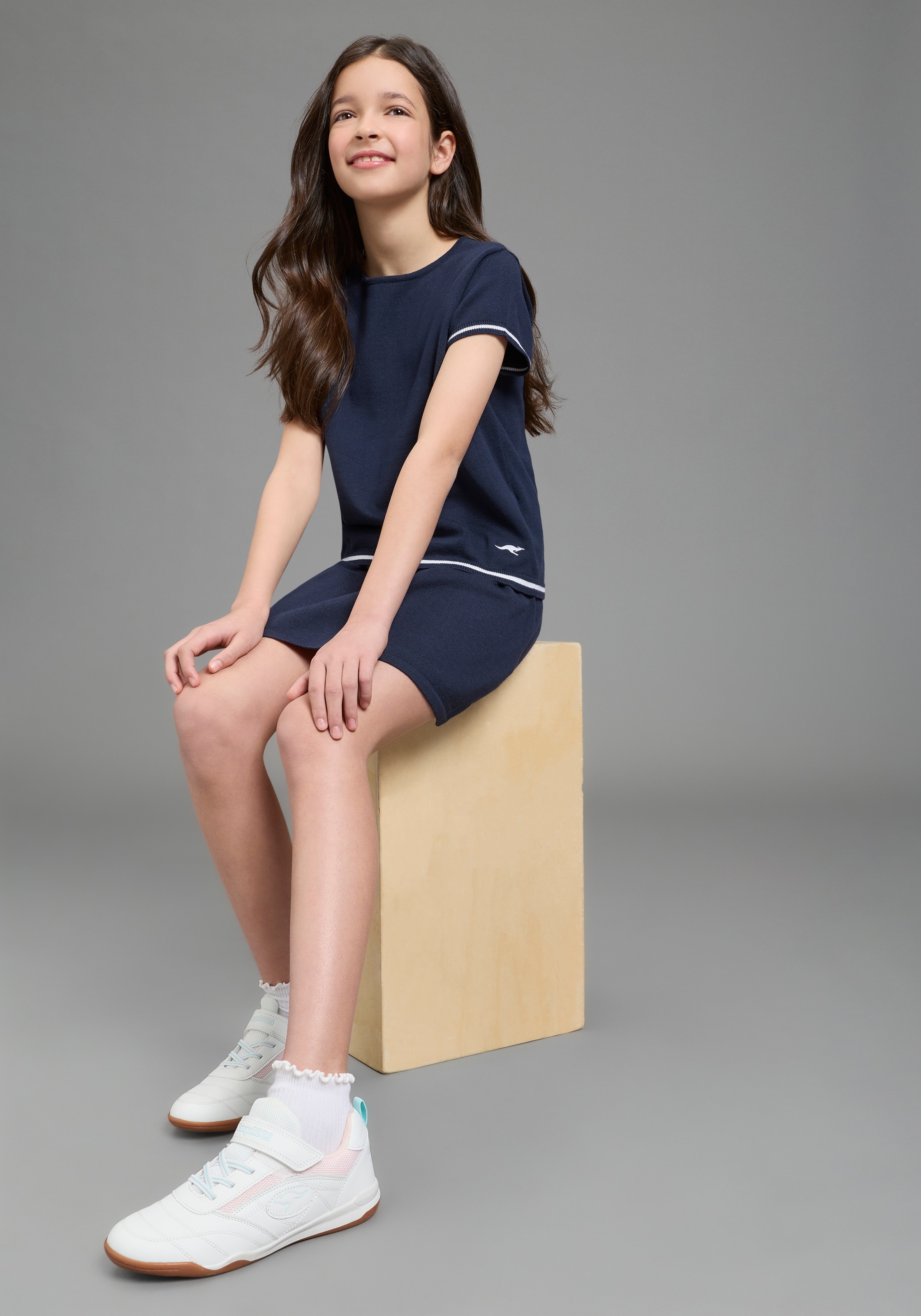 KangaROOS Kurzarmpullover »Kangaroos Strick T-Shirt für Mädchen« mit Rundhalsausschnitt, unifarben mit Farbeinsatz