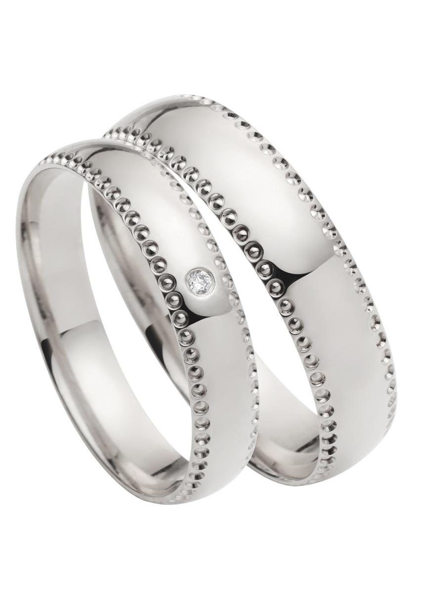 Firetti Trauring »Schmuck Geschenk Gold 750 Hochzeit Ehering "LIEBE"« Made in Germany, wahlweise mit oder ohne Brillant