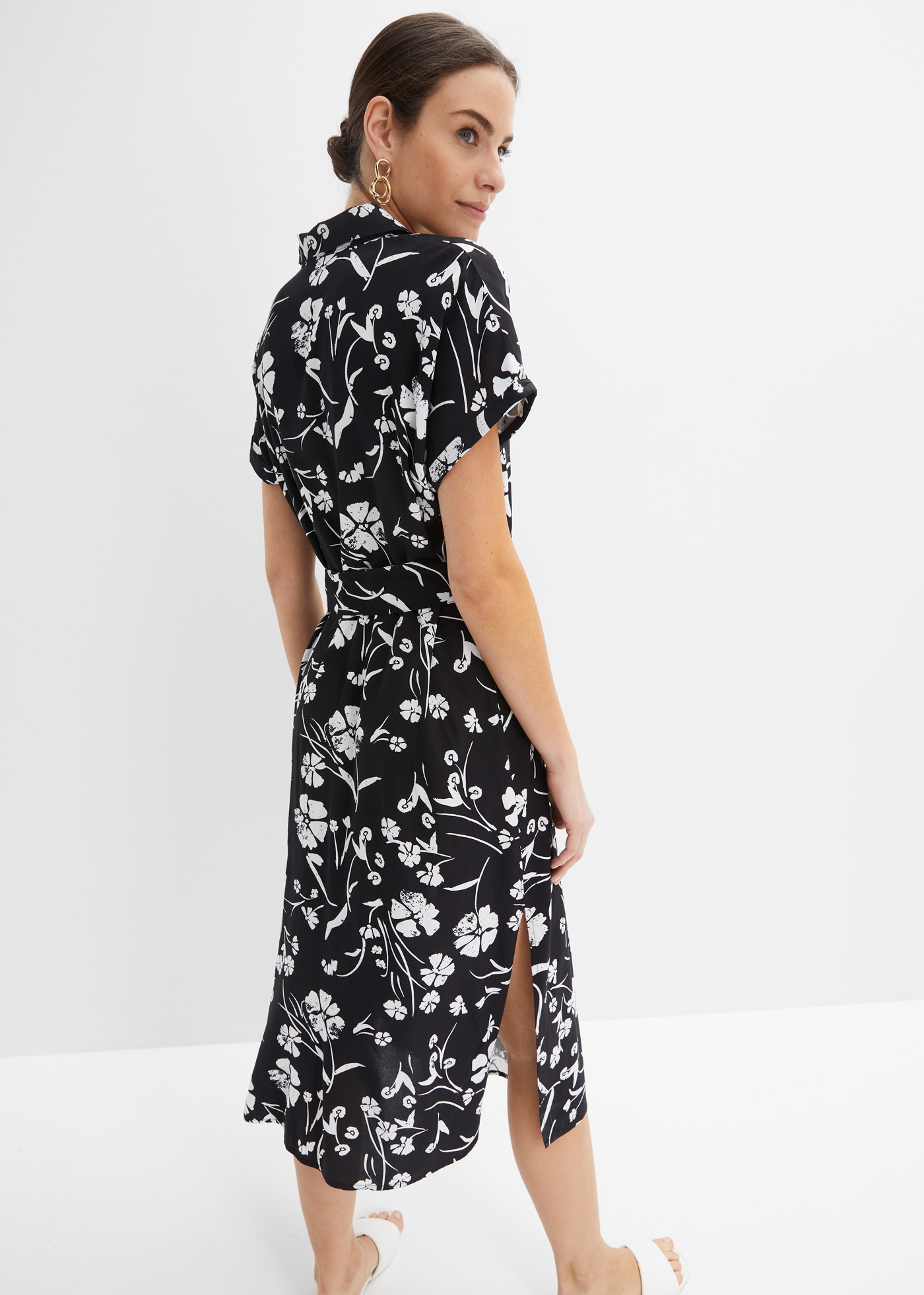 bonprix Blusenkleid feminin geschnitten, mit Hemdblusenkragen, Kurzarm, mit Bindeband