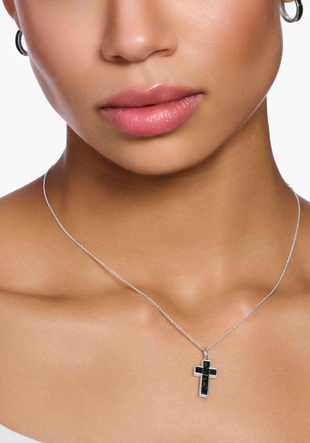 THOMAS SABO Kreuzkette »Kreuz, KE2166-051-14-L45V, KE2166-477-7-L45V, KE2166-643-11-L45V«, mit Glas-Keramik Stein, Korund (synth.), Zirkonia (synth.)