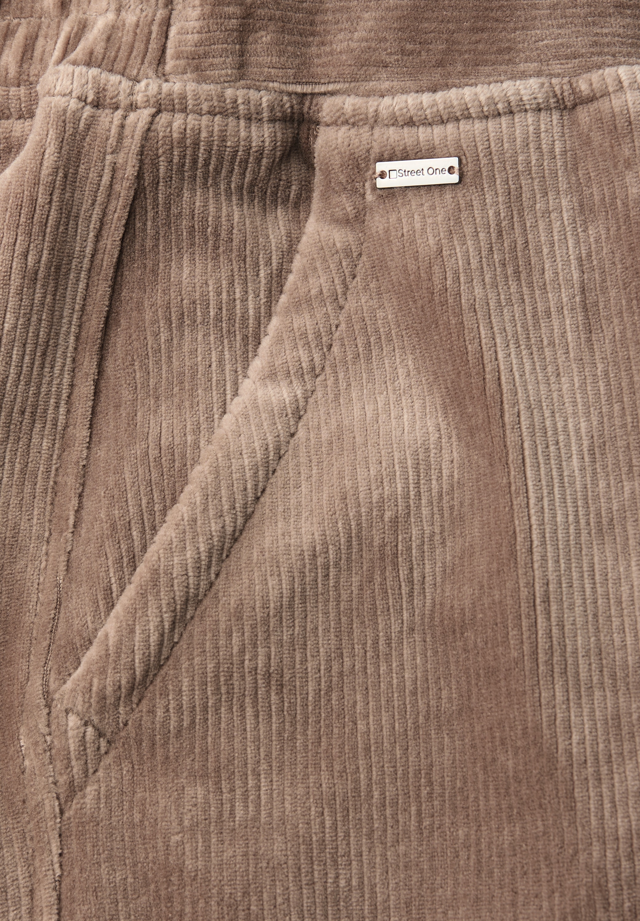 STREET ONE Cordhose, mit Stretch und seitliche Taschen