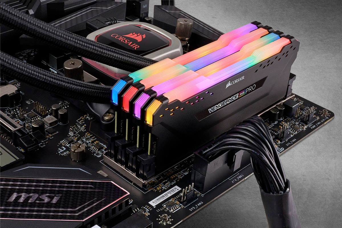 Corsair PC-Arbeitsspeicher »VENGEANCE® RGB PRO 32 GB (4 x 8 GB) DDR4 DRAM 3.200 MHz C16«