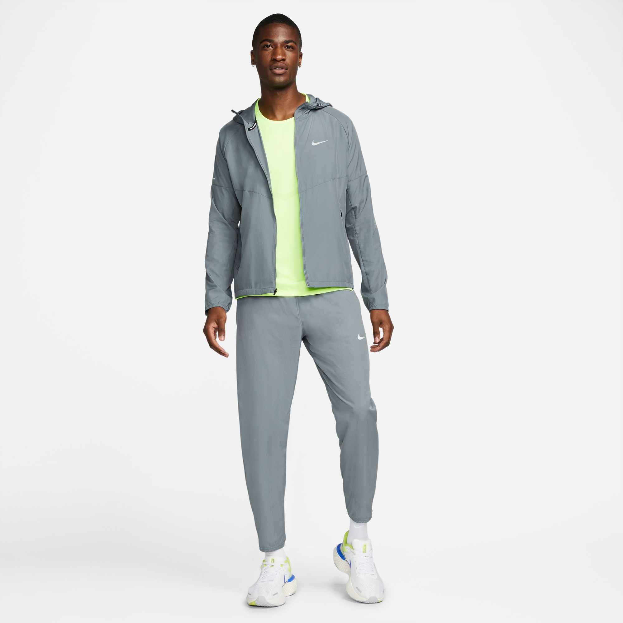 Nike Laufjacke »Repel Miler Men's Running Jacket« mit Kapuze, wasserabweisend, verstaubares Design, für nasses Wetter