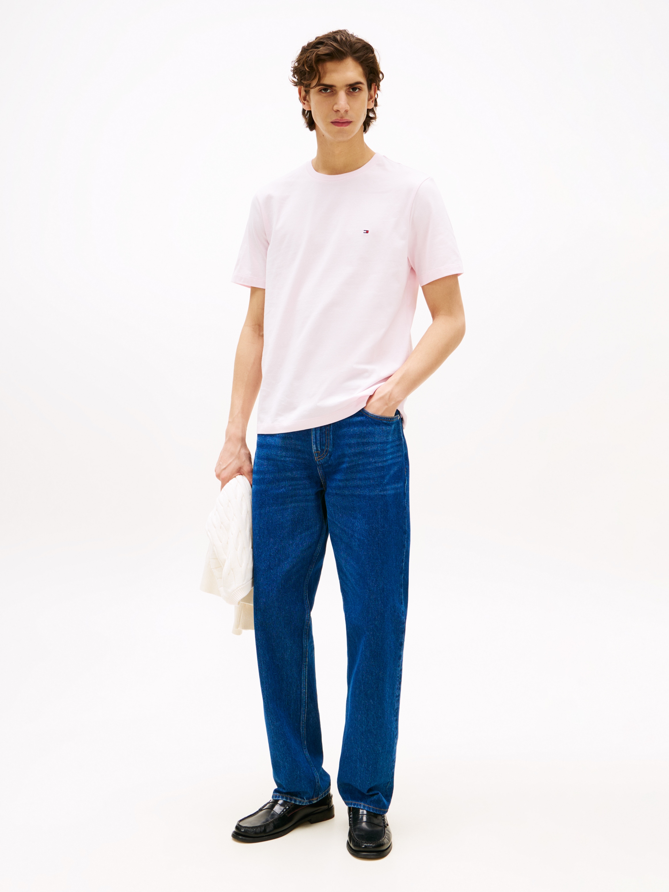 Tommy Hilfiger T-Shirt »ESSENTIAL REG FIT SOLID TEE mit Stickerei und Rundhals«, unifarben, casual, regular fit, Baumwolle, Rundhals