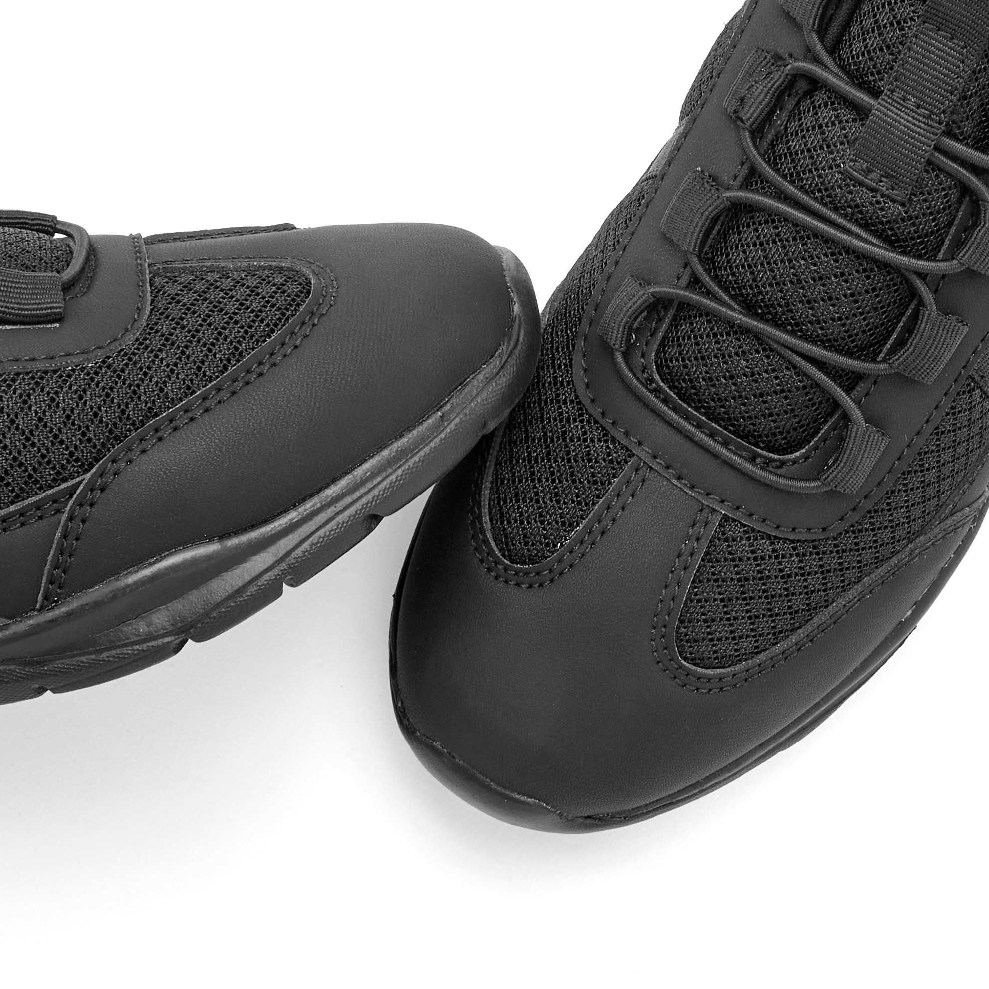 LASCANA Sneaker, Slip-On Freizeitschuh, Halbschuh mit elastischen Schnürbändern VEGAN