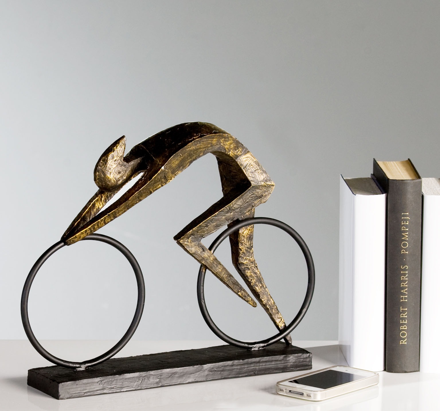 Casablanca by Gilde Dekofigur »Skulptur Racer«, Dekoobjekt, Höhe 29 cm, Fahrradfahrer, mit Spruchanhänger, Wohnzimmer