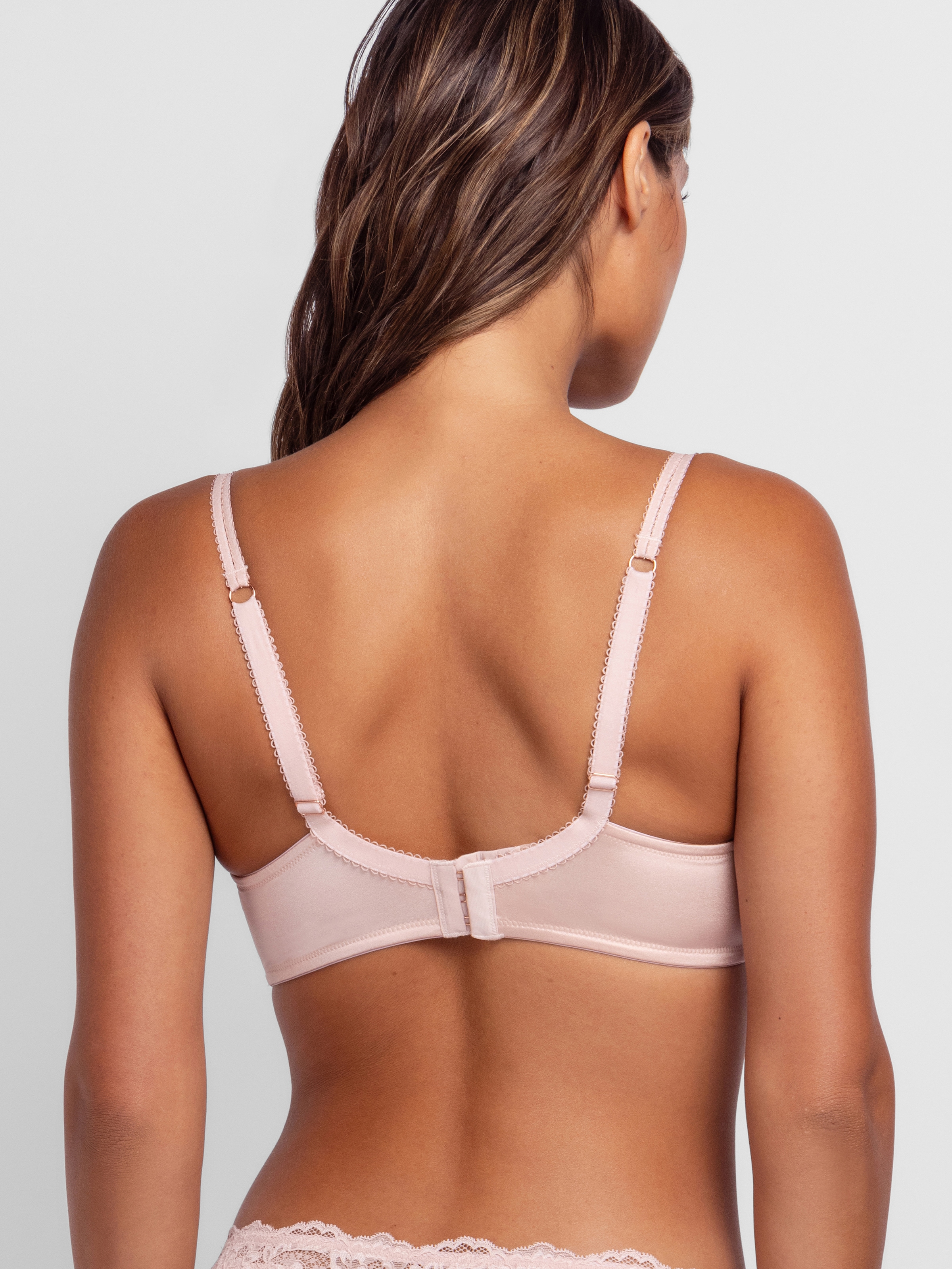 Dorina Push-up-BH »ORIGINS-SHINY MICRO«, vorgeformte Cups, Spitze, Doppelträger vorn, glänzend
