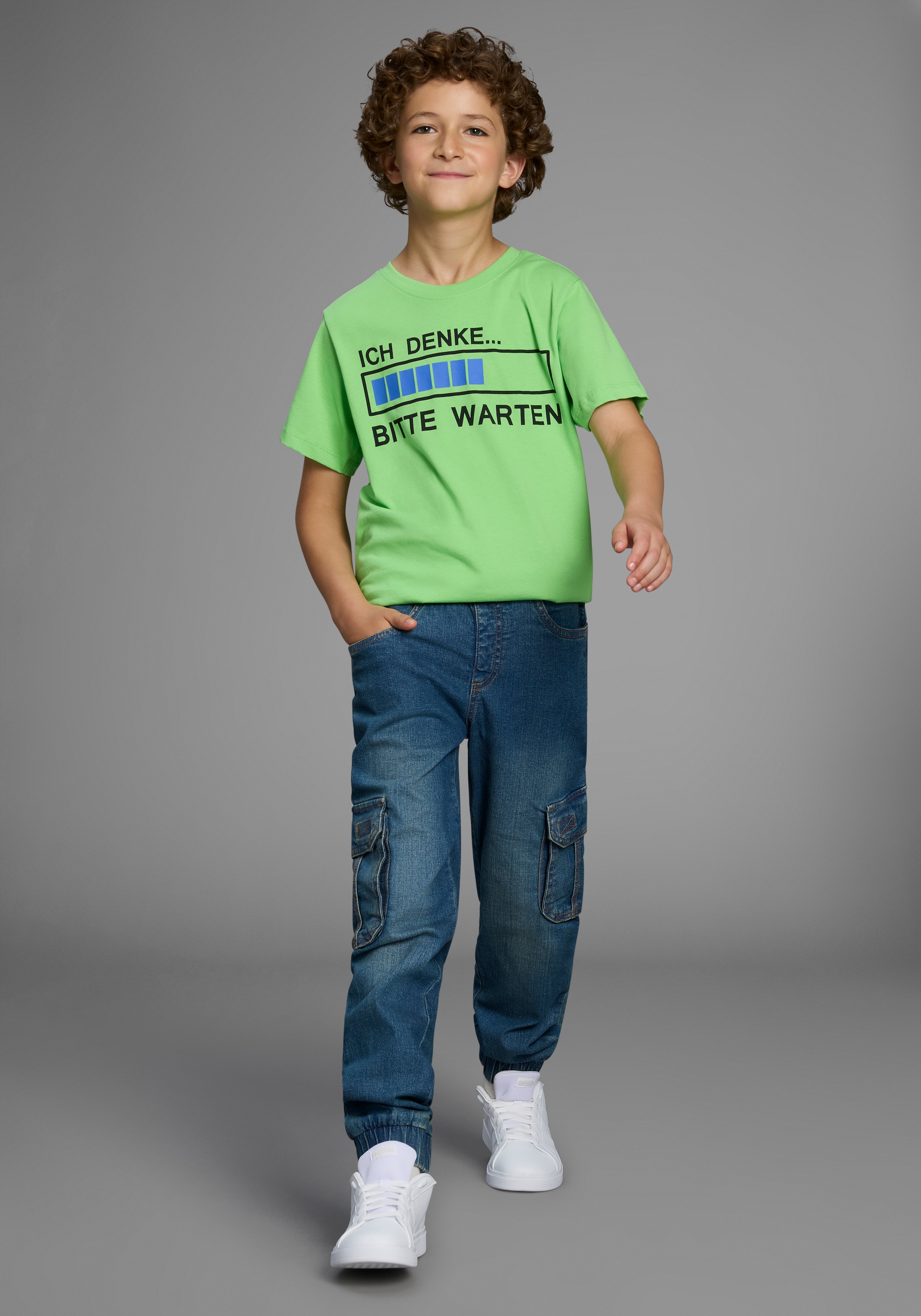 KIDSWORLD T-Shirt »ICH DENKE...BITTE WARTEN«, Kurzarm, Basic Passform, mit trendigem Aufdruck