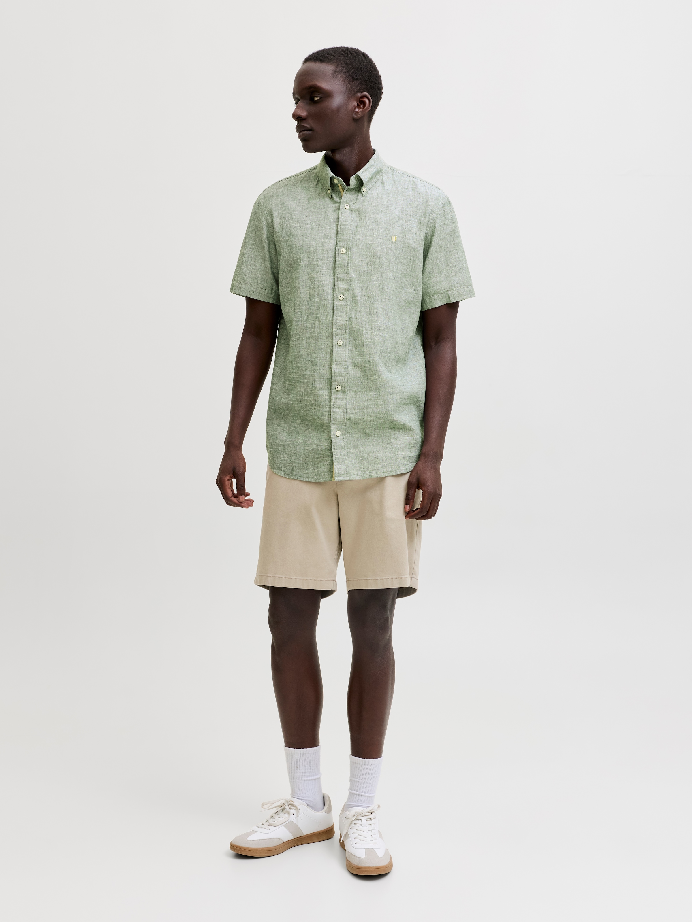 Jack & Jones Kurzarmhemd »JPRBLUSUMMER LIN. BL. SHIELD SS SHIRT SN« mit Stickerei
