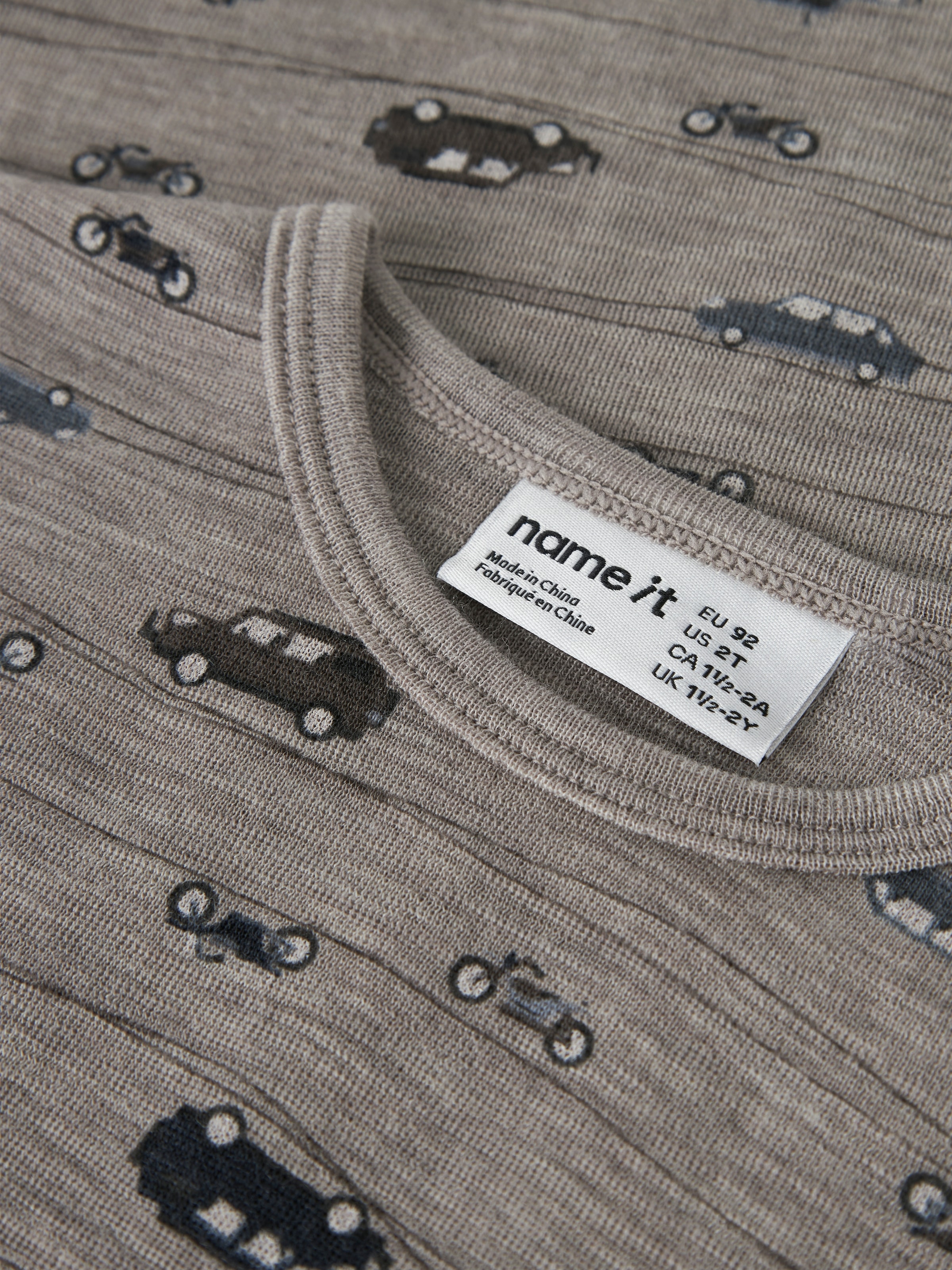 Name It Langarmshirt »NMMWANG WOOL RIB LS TOP AOP NOOS« aus weicher und wärmender Merinowolle